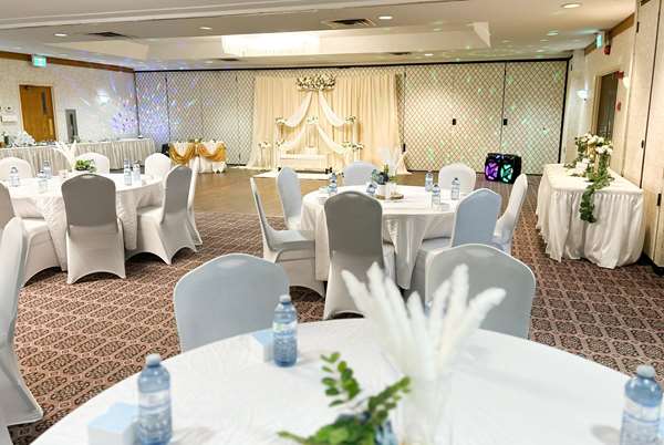 Ramada by Wyndham London - Image 10