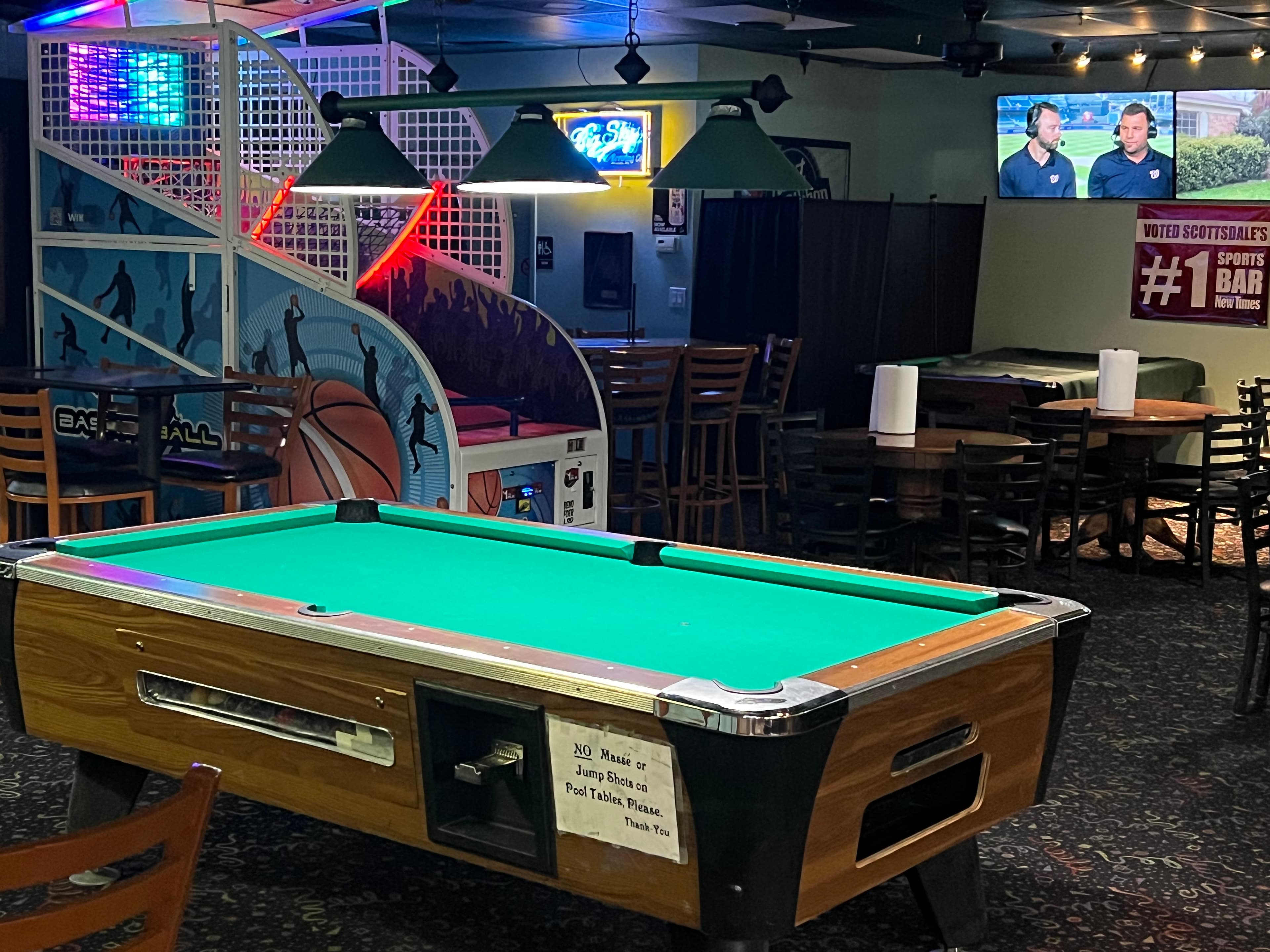 Duke's Sports Bar and Grill - Image 9