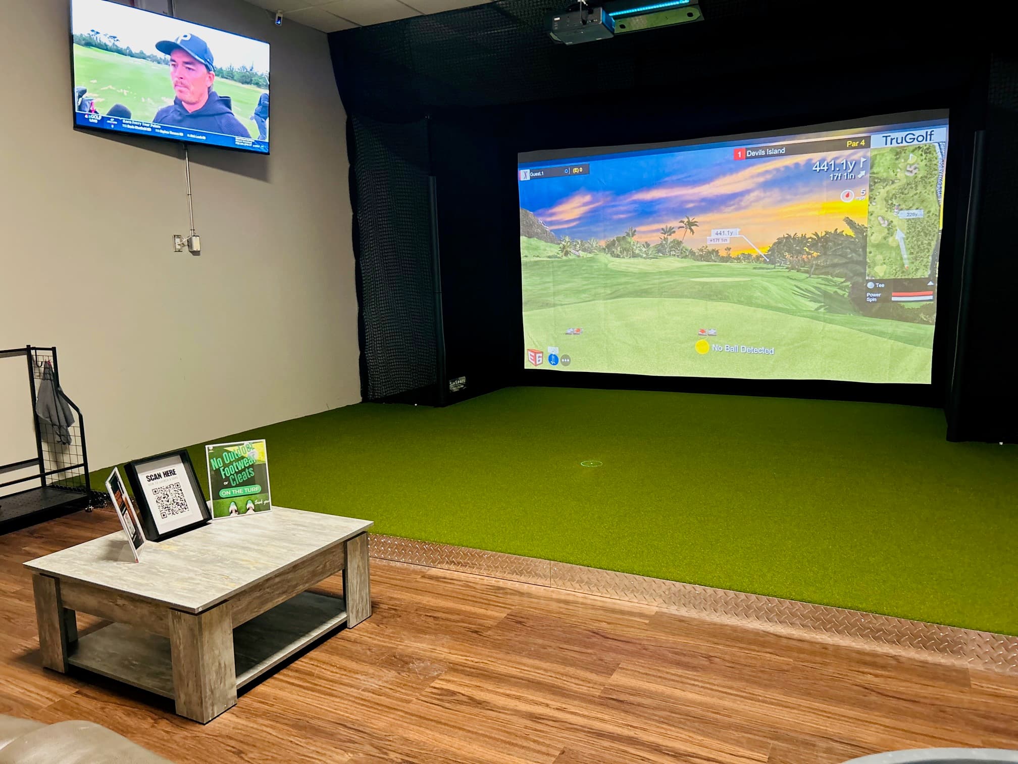 Stu's Indoor Golf - Image 2