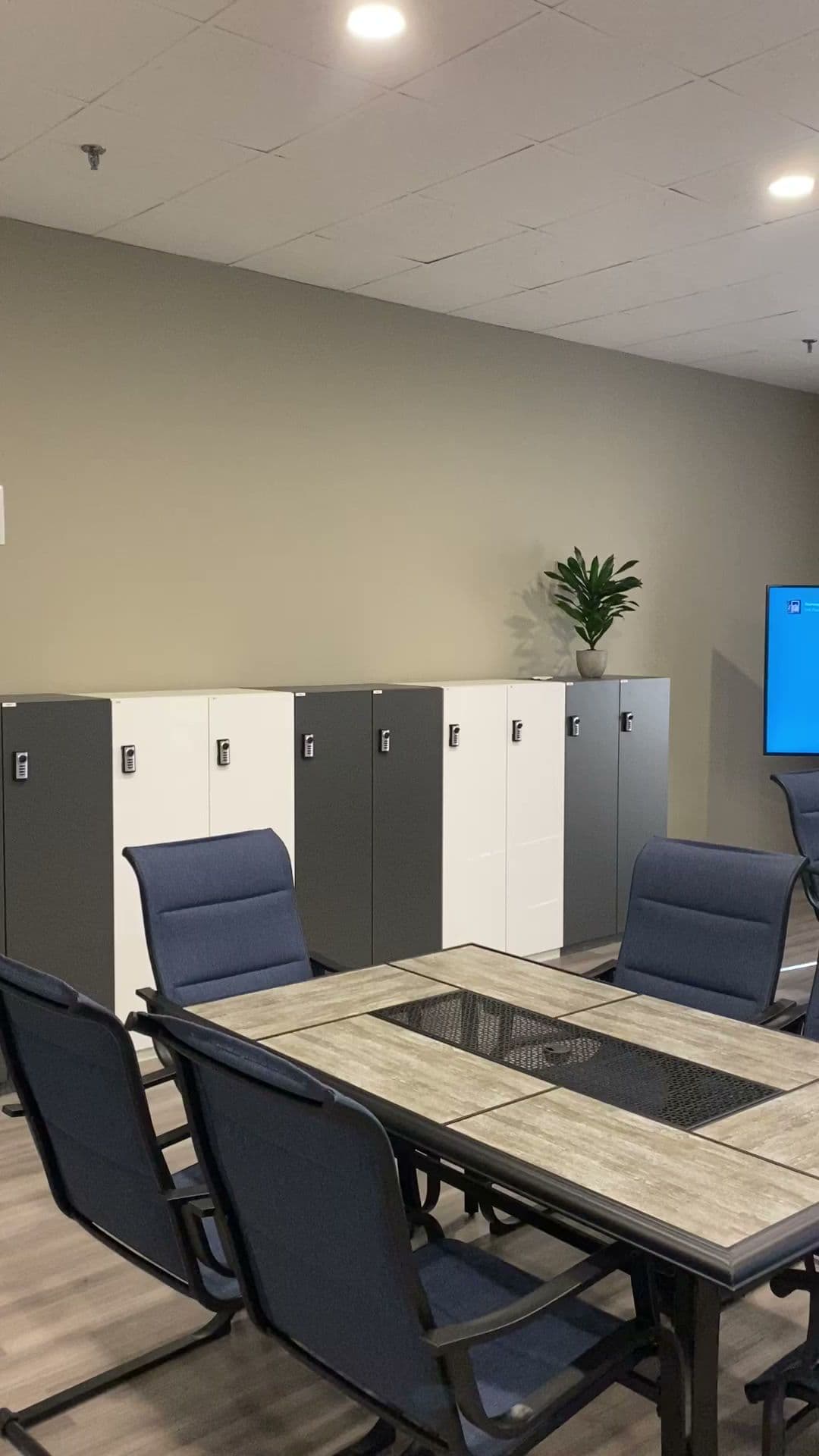 Ballistic Indoor Golf - Image 9