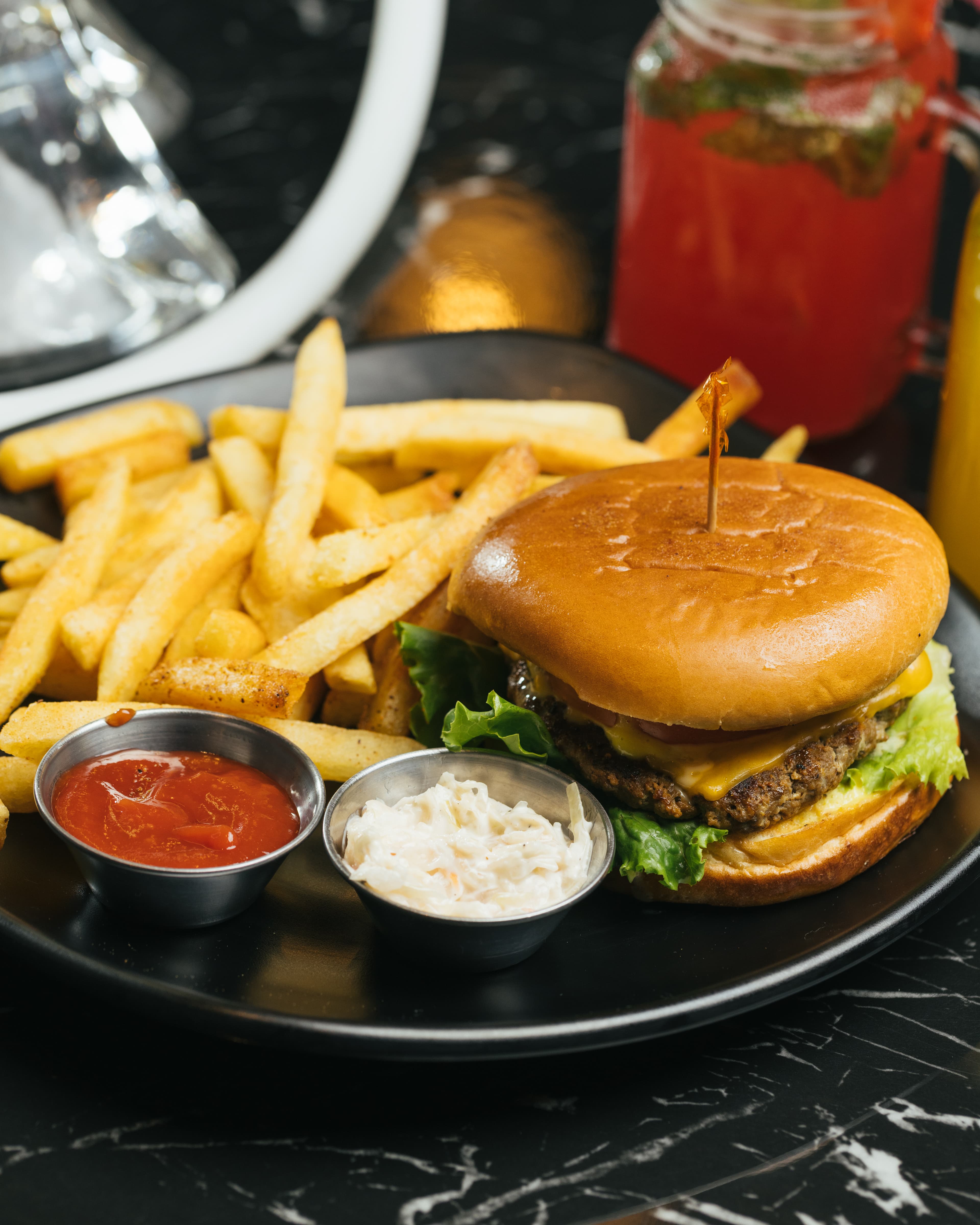 Sheesh Eatery & Lounge - Image 4