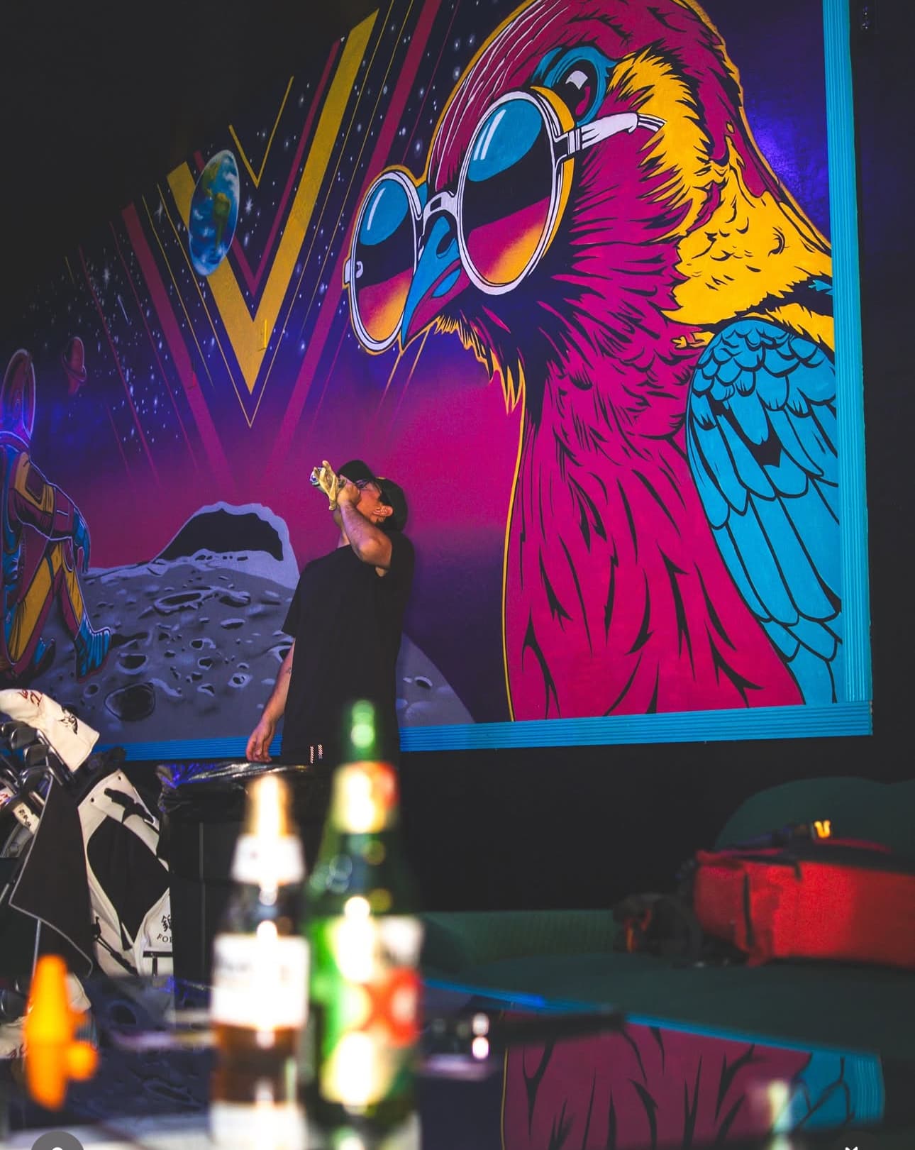 2 Birdies 1 Lounge Indoor Golf - Image 9