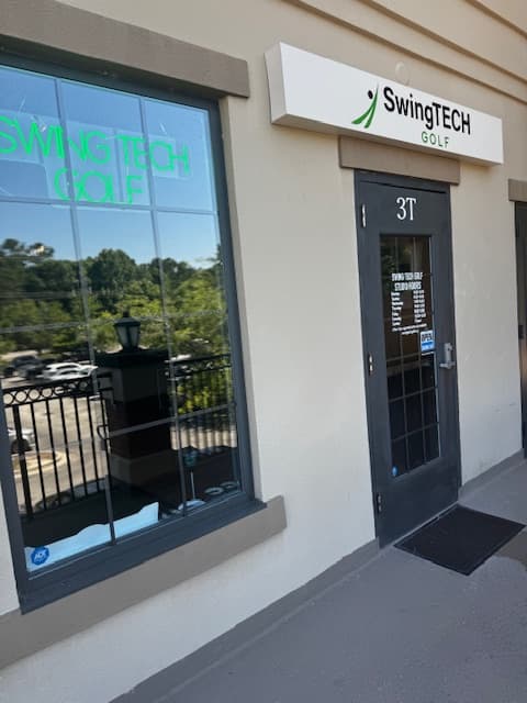 Swing Tech Golf - Image 1