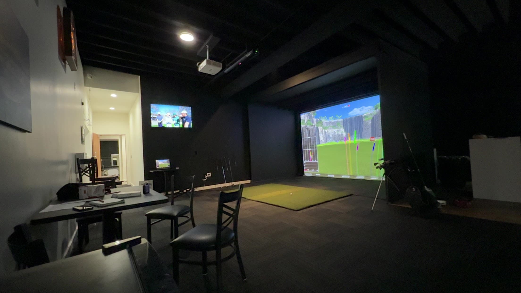 Bogeys 19th hole - Image 1