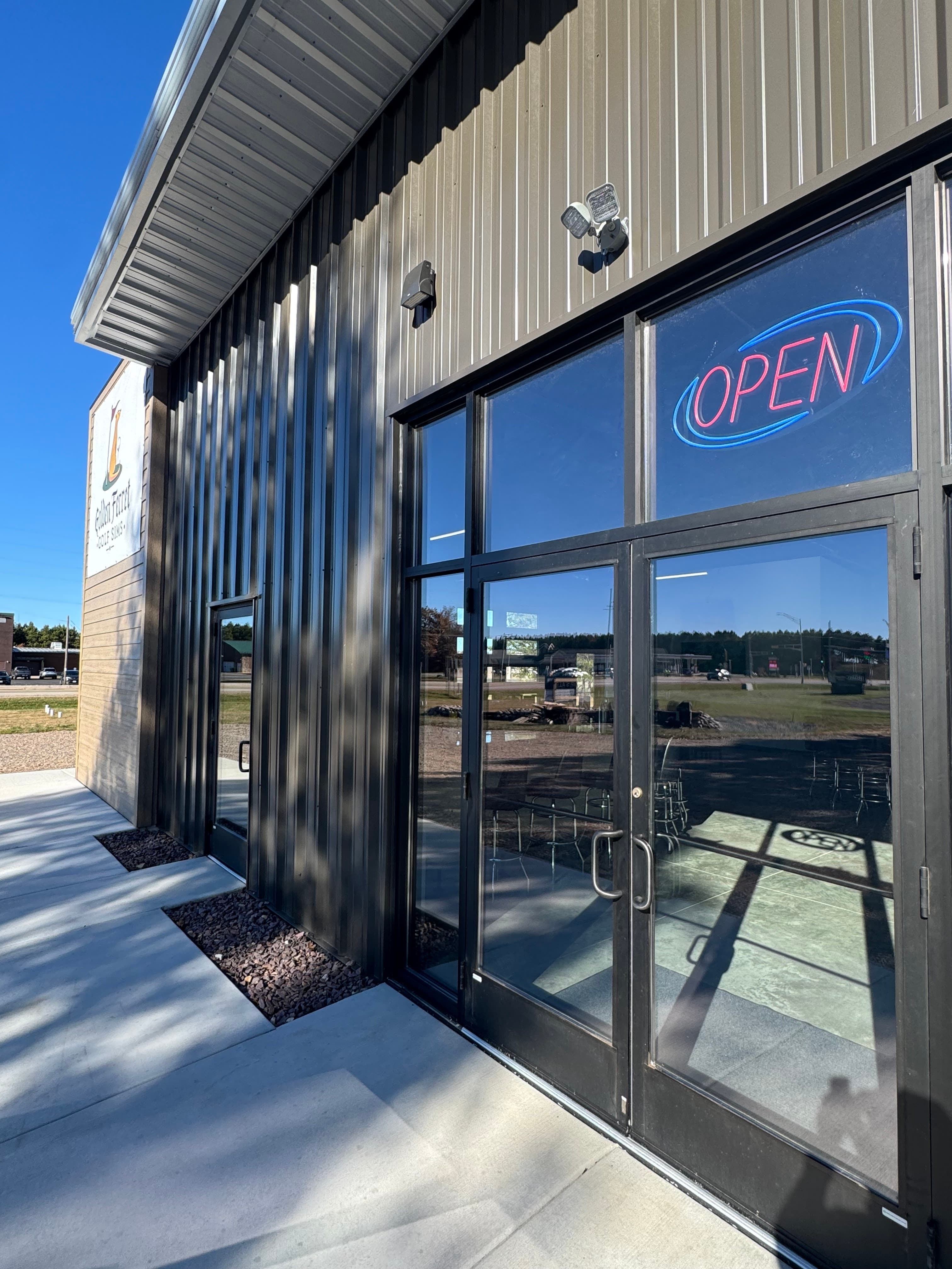 Golden Ferret Golf Sims - Image 1