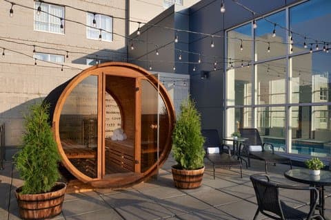 Residence Inn by Marriott Calgary Airport - Image 10