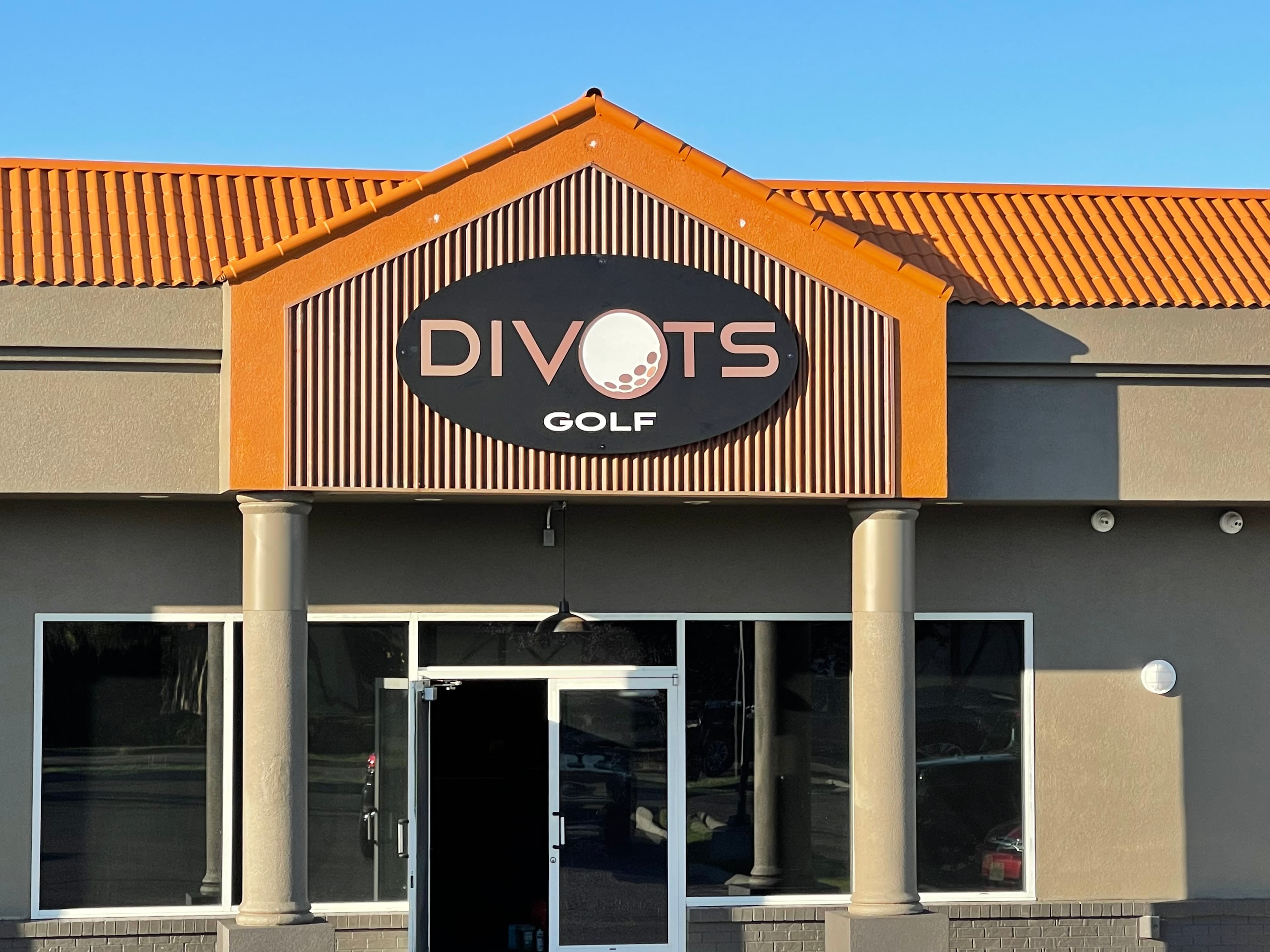 Divots Golf Richland - Image 3