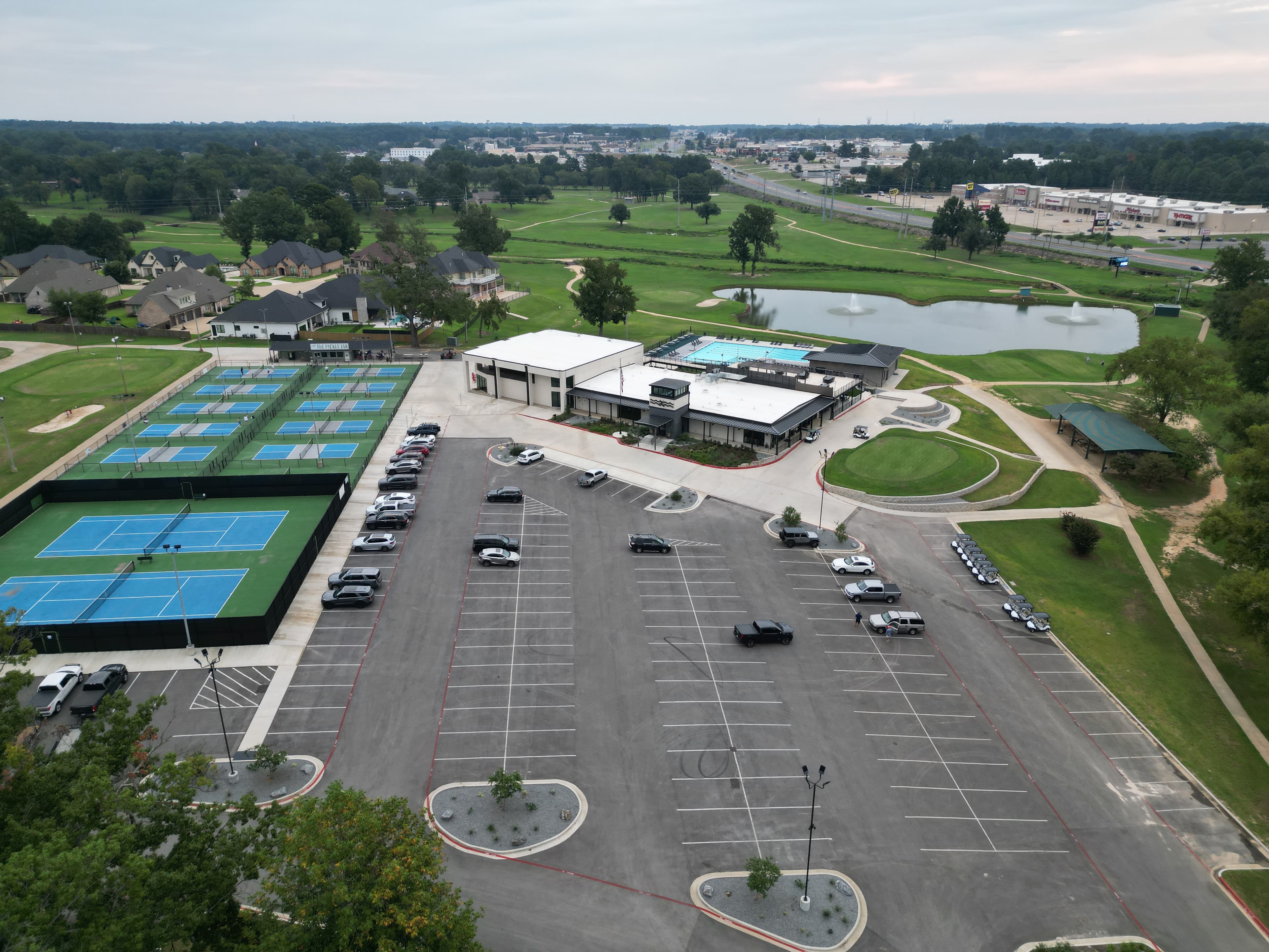 Crossing Creeks Country Club
