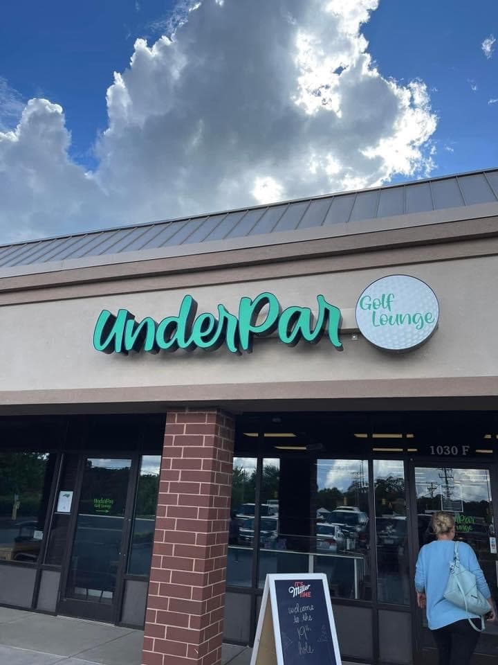 UnderPar Golf Lounge - Image 1