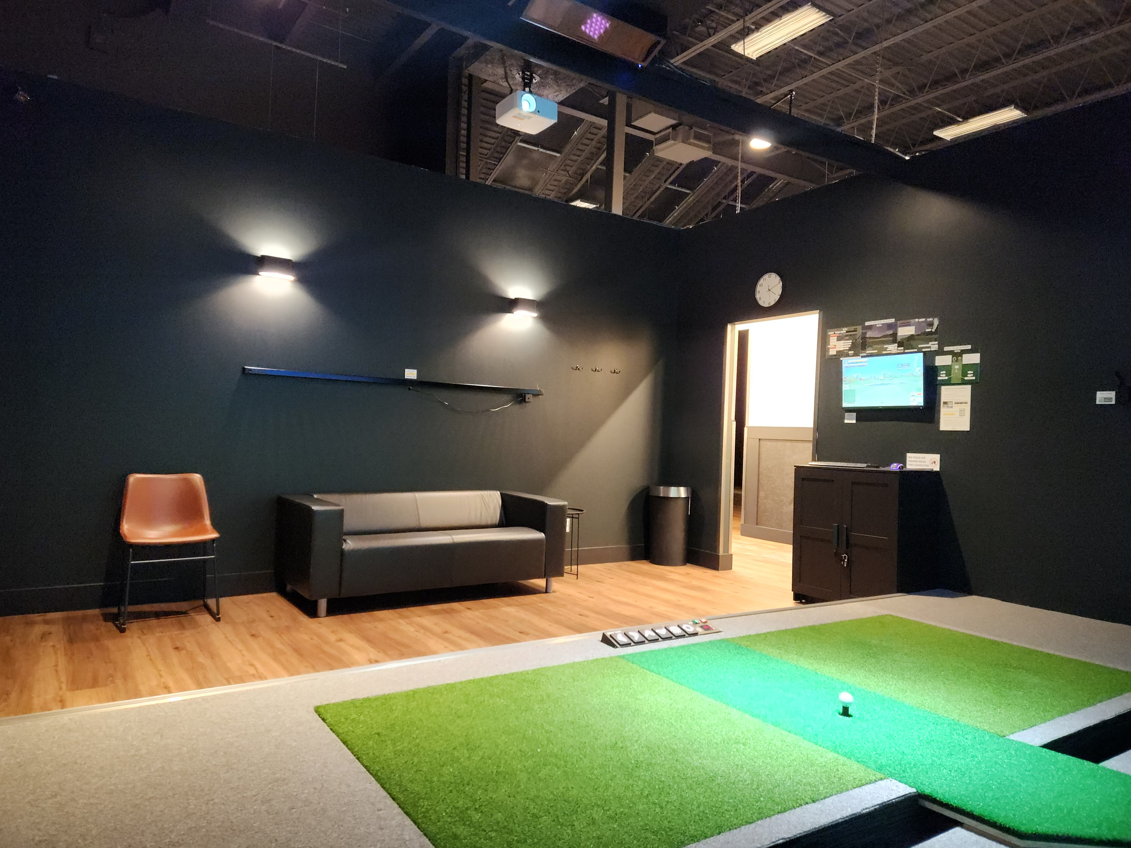 Birdies Indoor Golf - Image 10