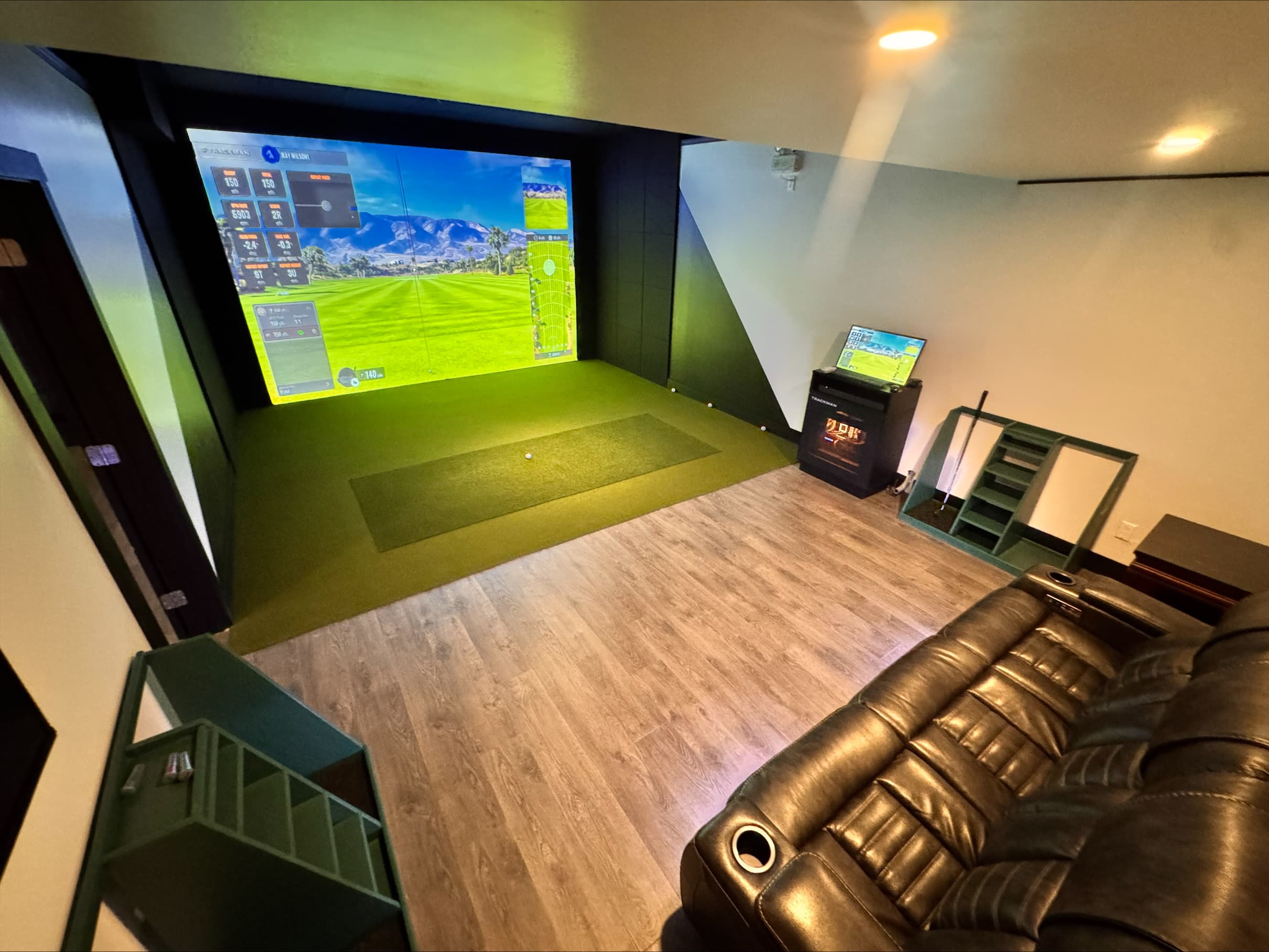 Pro Swing & Lounge - Image 6