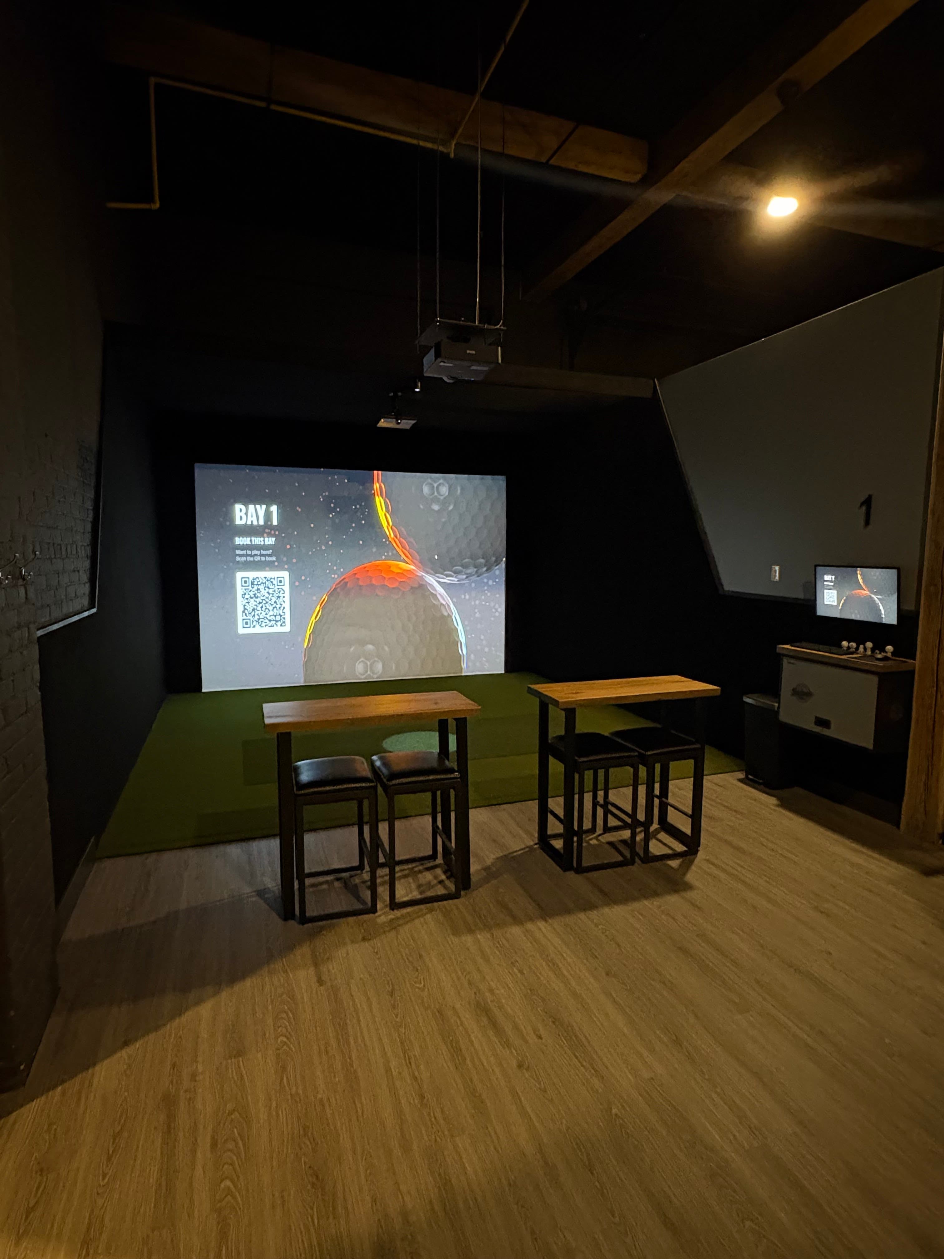 Hamilton Indoor Golf Sims - Image 4