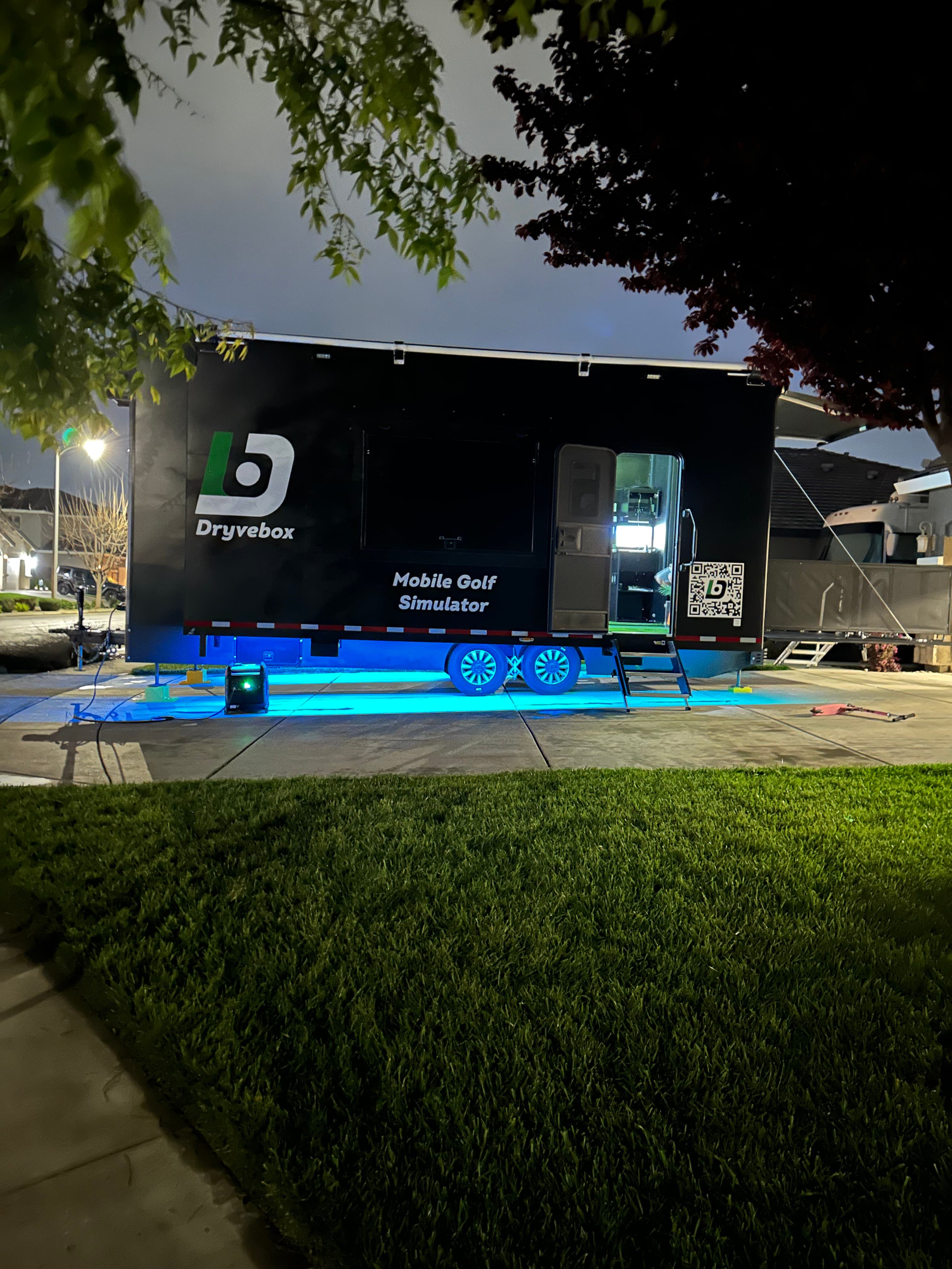Dryvebox Visalia Tulare - Golf Lounge and Mobile Golf Simulator - Image 7