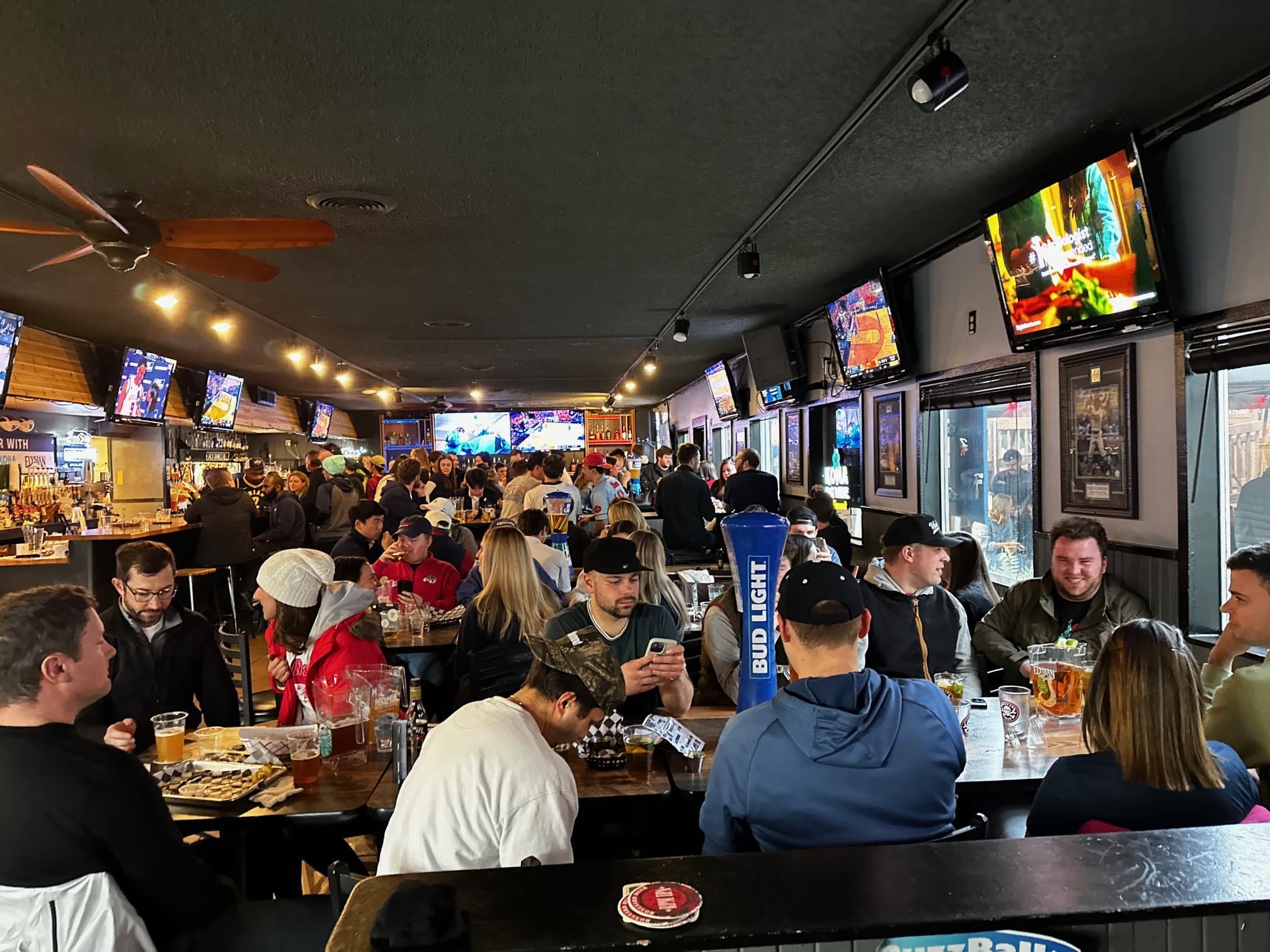 The Dock Sports Bar & Grill - Image 9