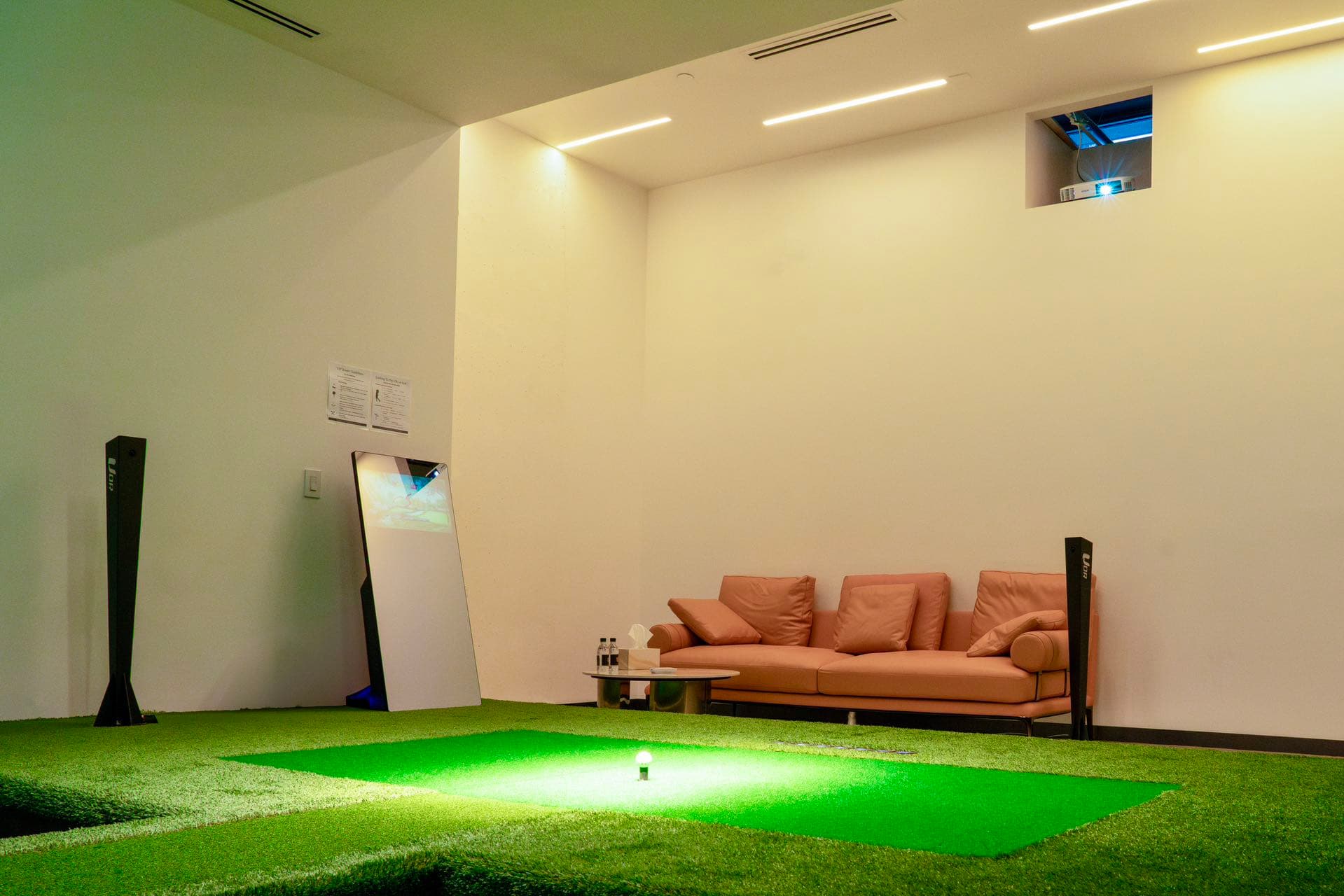 Ultimate Golf Lounge - Image 6