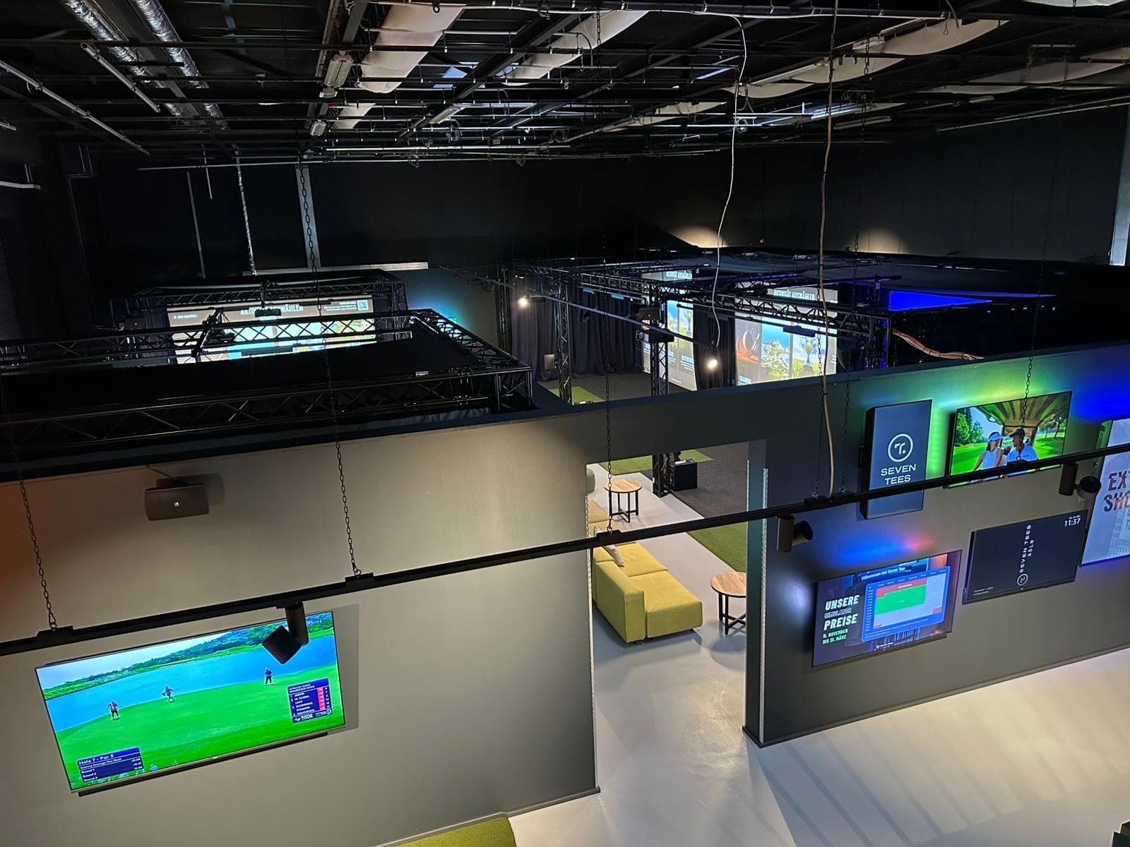 Seven Tees Indoor Golf Köln - Image 8