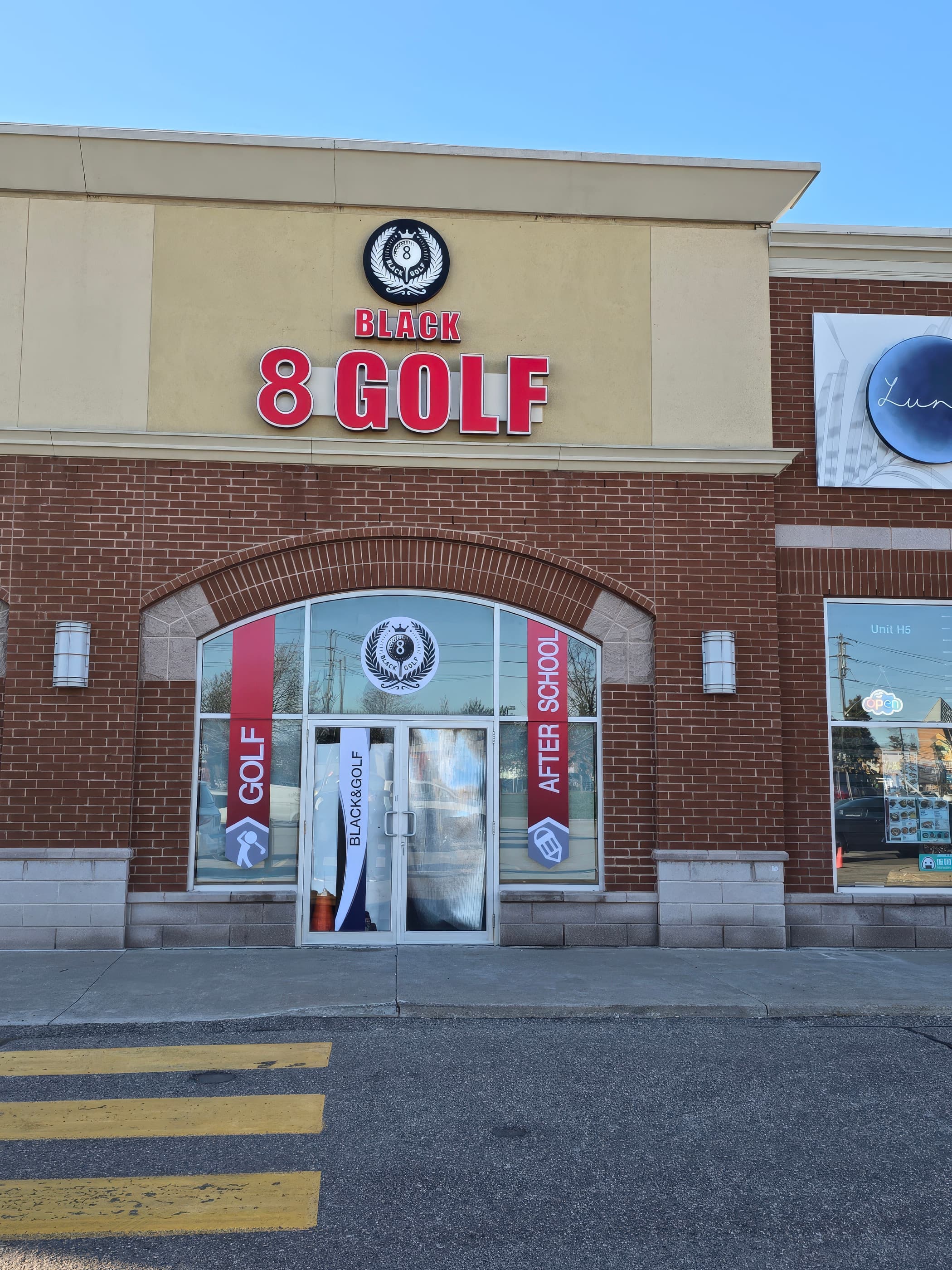 Black 8 Golf - Image 3