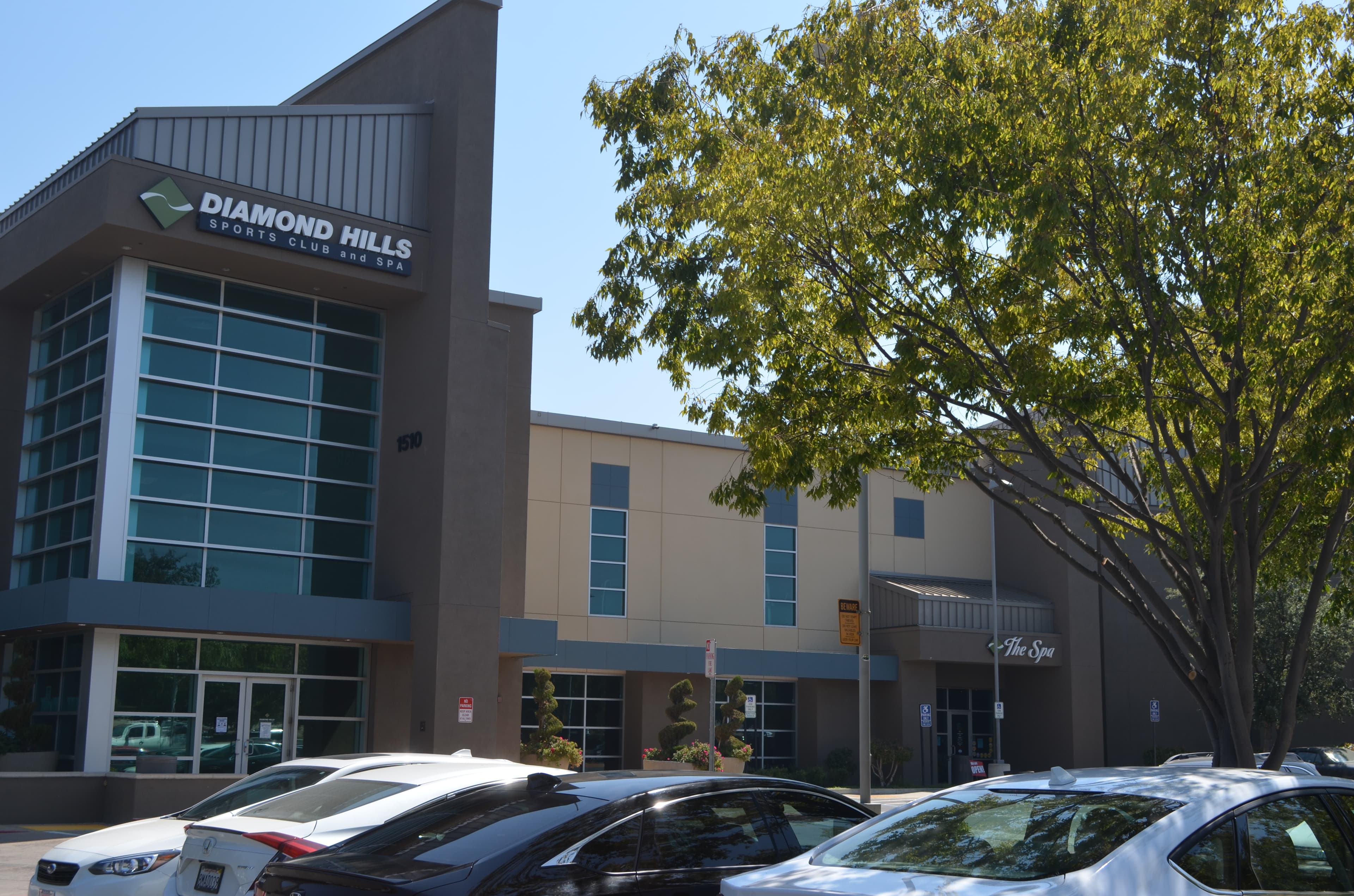 Diamond Hills Sports Club and Spa - Image 7