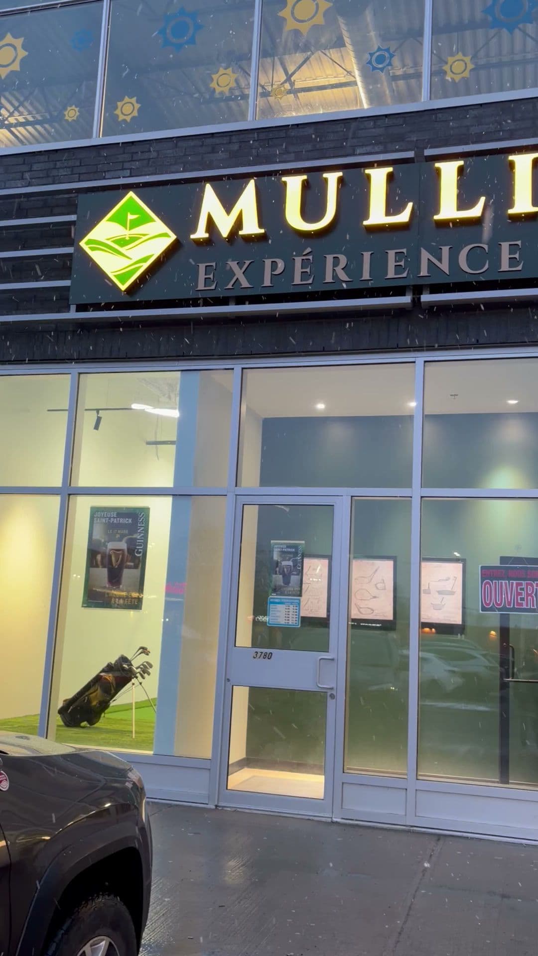 Mulligan's Golf Experience
