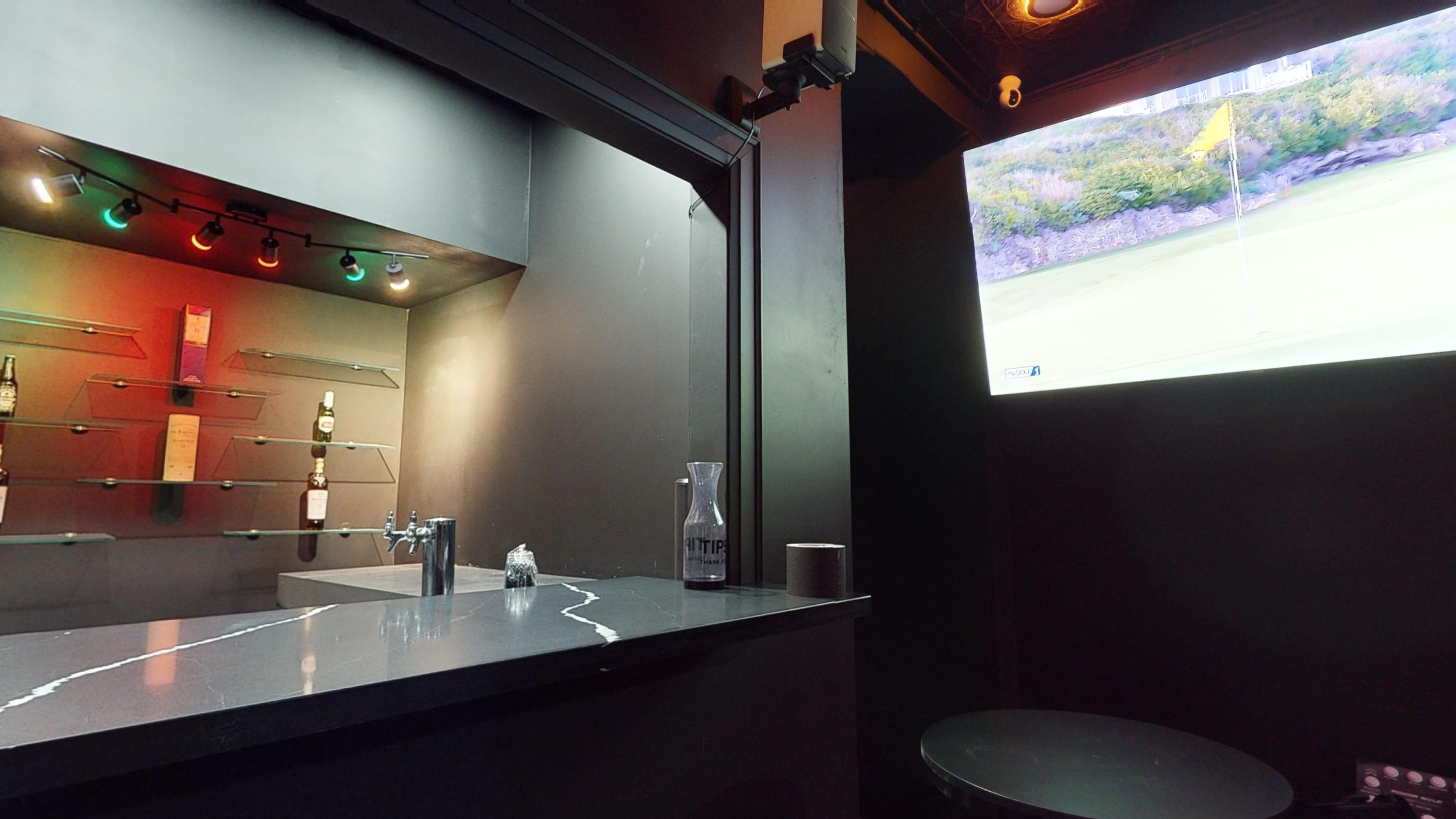 Club X Indoor Golf - Image 5