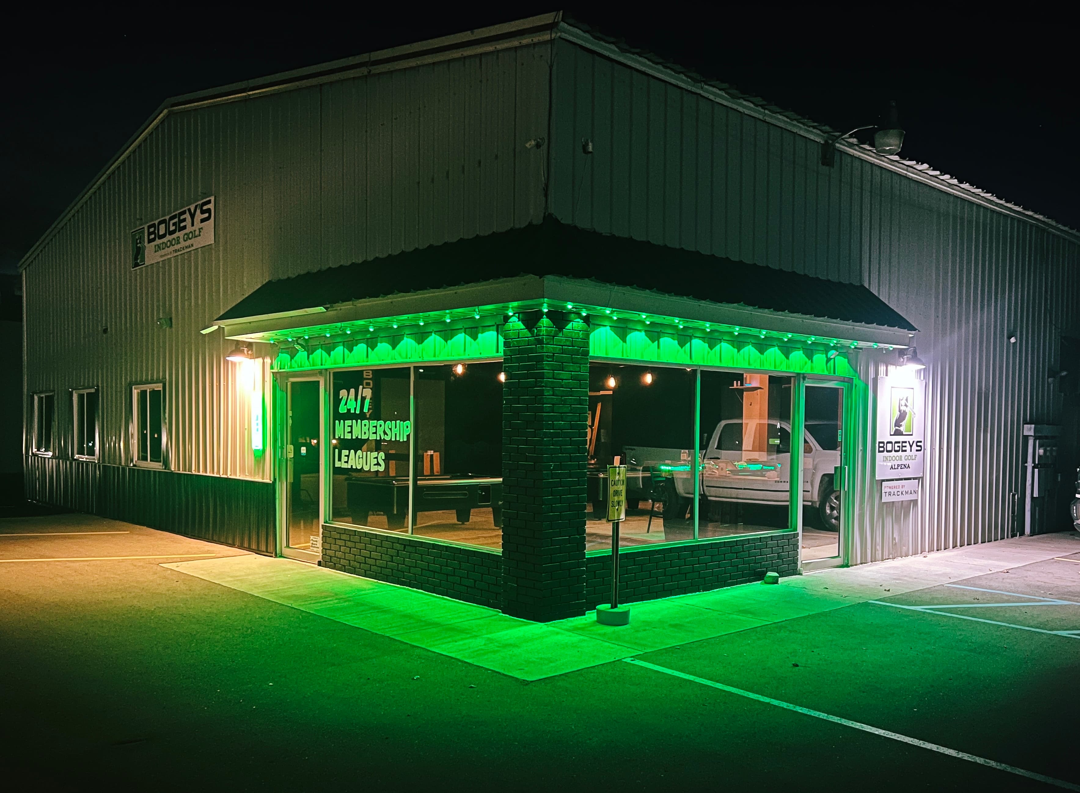 Bogey's Indoor Golf of Alpena - Image 2
