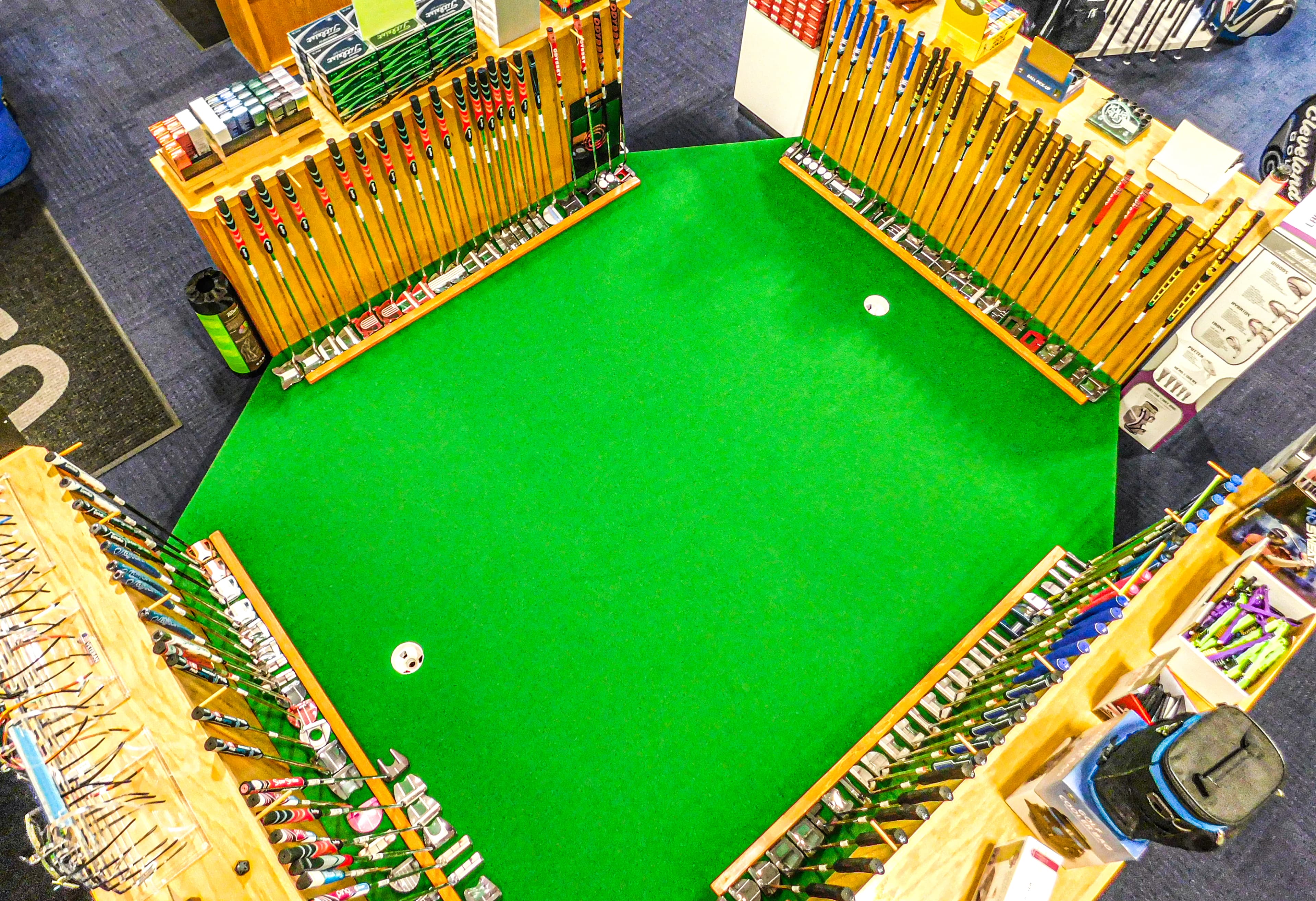 Golf USA Manhattan - Image 8