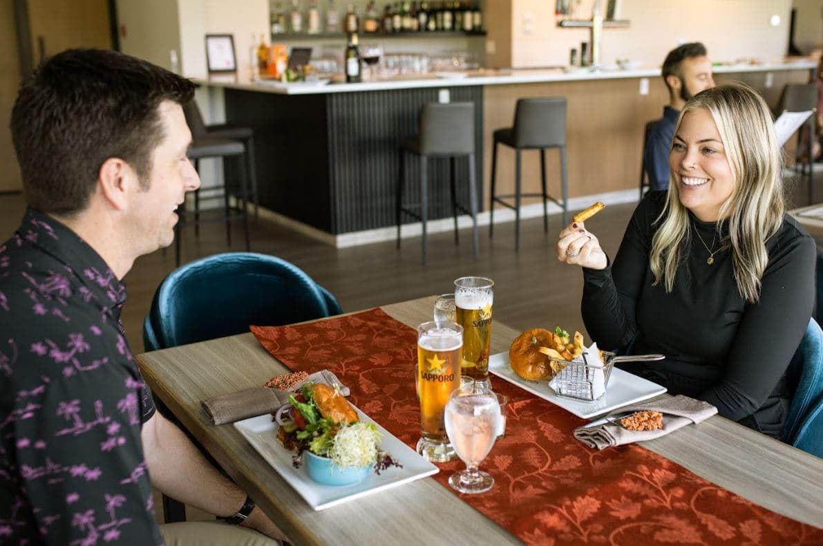 Blue Heron Bar and Grill at Pitt Meadows Golf Club - Image 4