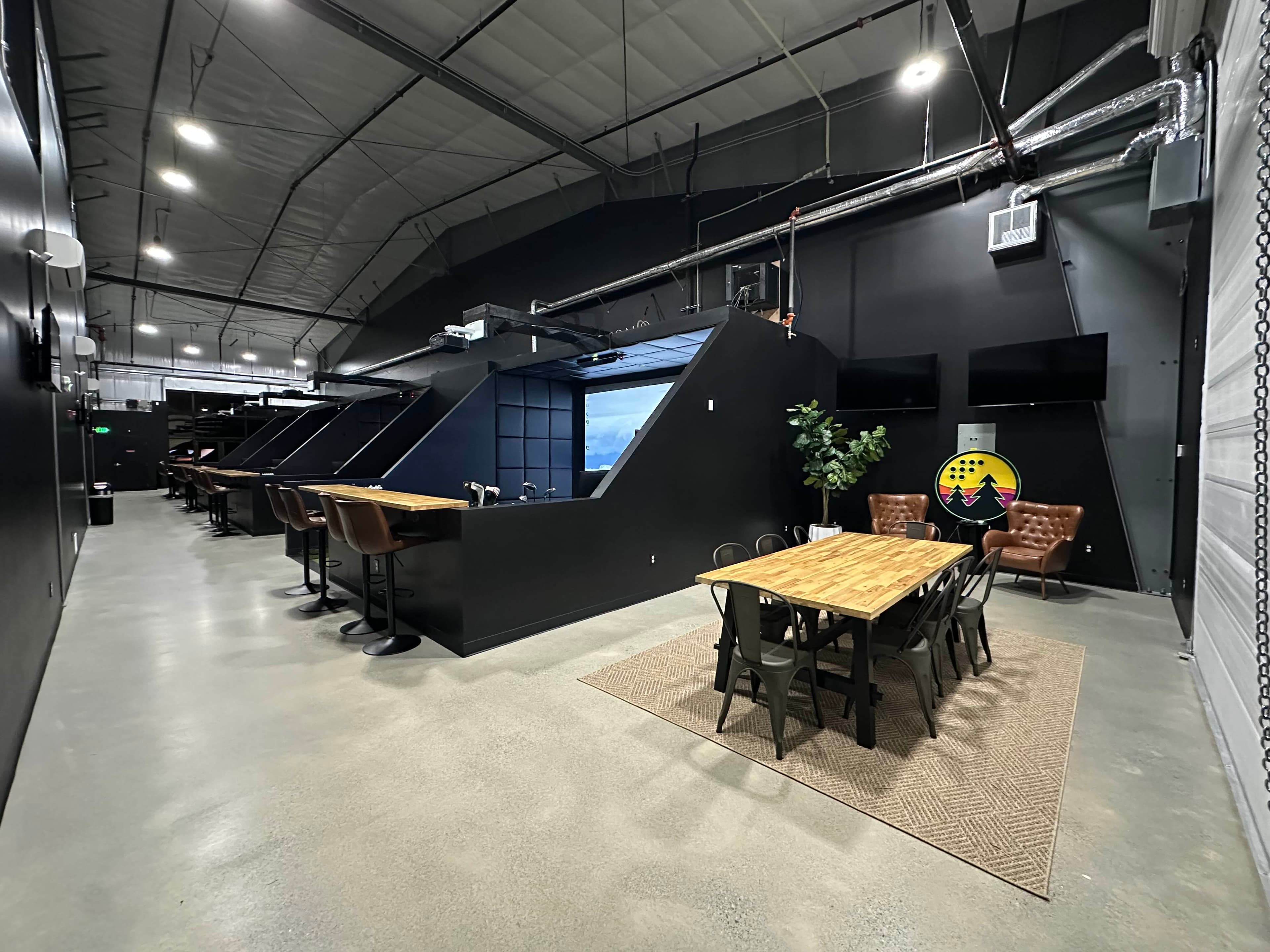 Bogey's Indoor Golf - Image 1