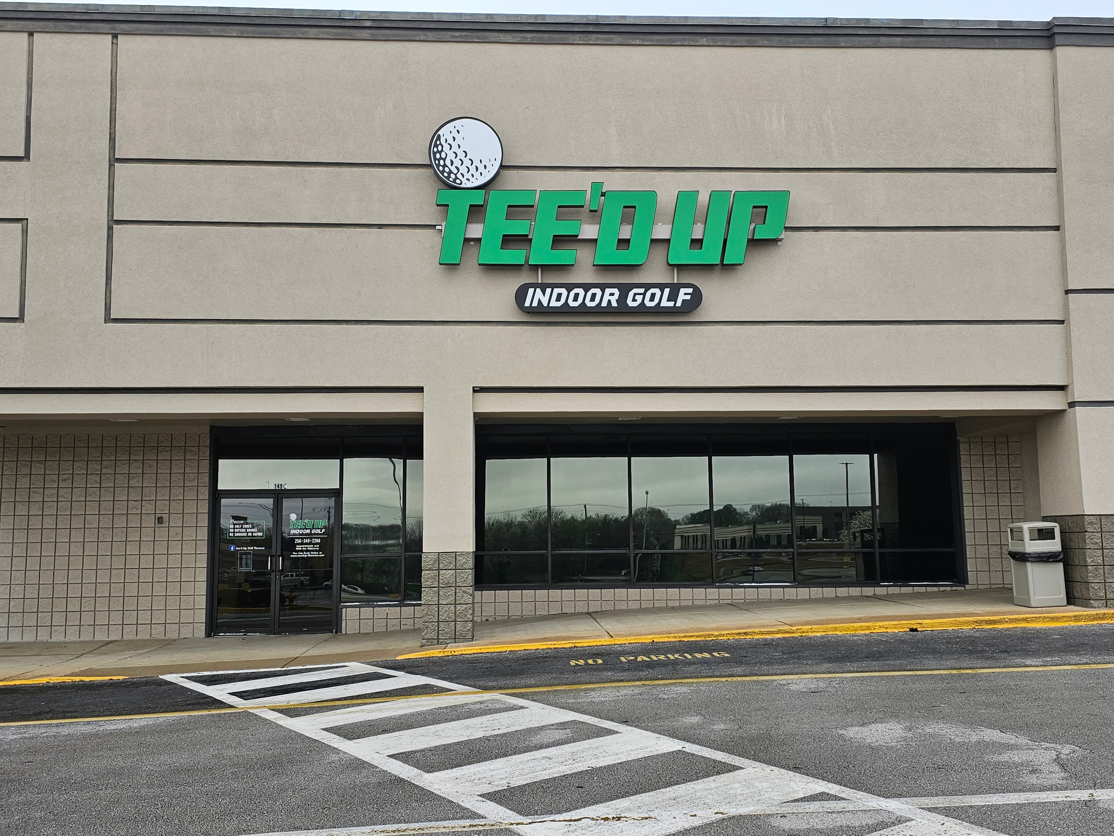 Tee'd up indoor Golf - Image 1