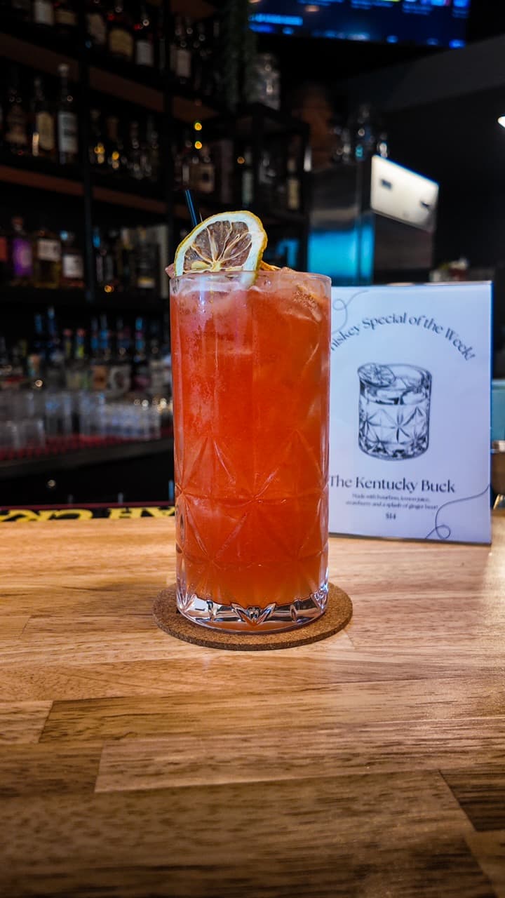 Eagle's Nest Virtual Golf Lounge - Image 2