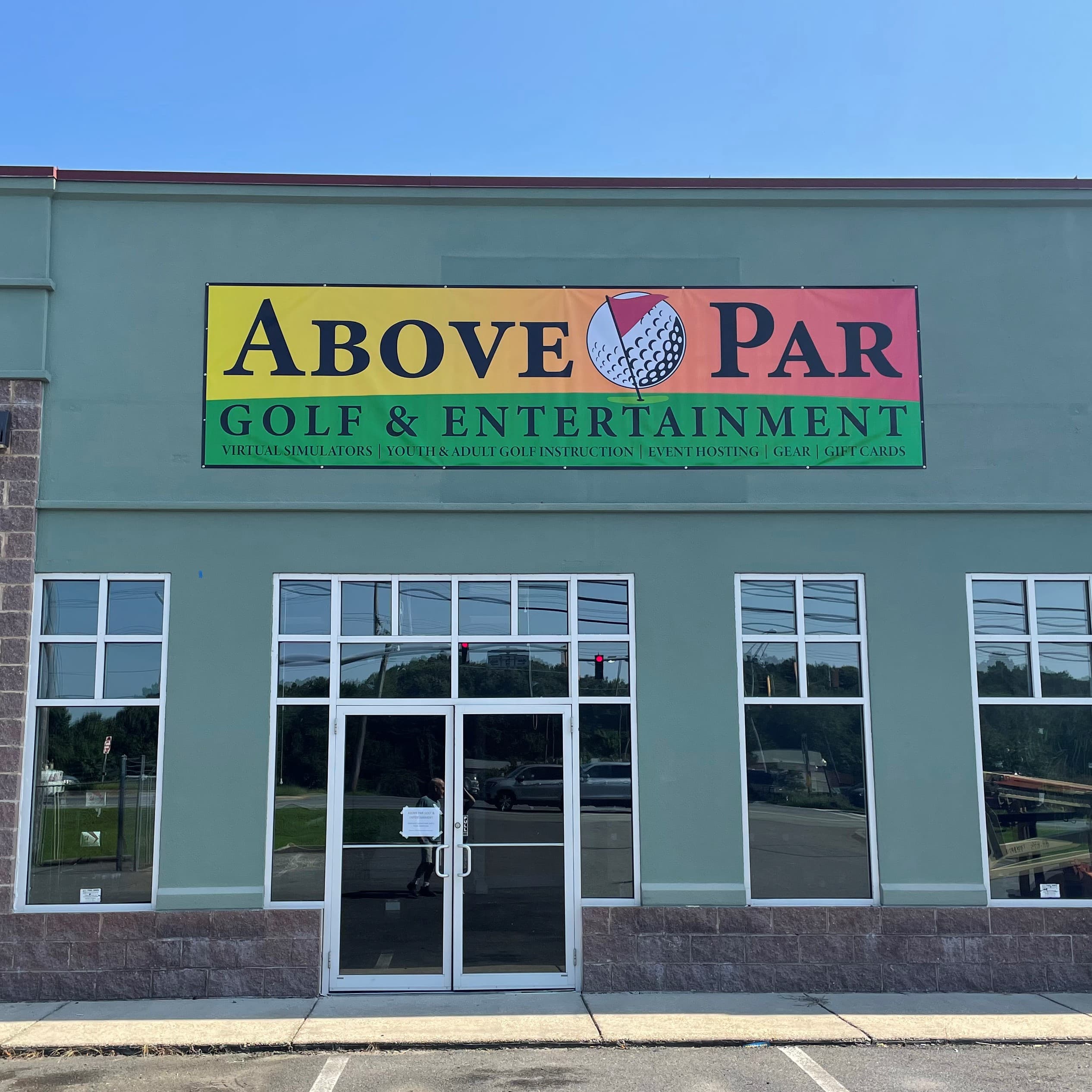 Above Par Golf & Entertainment - Image 1