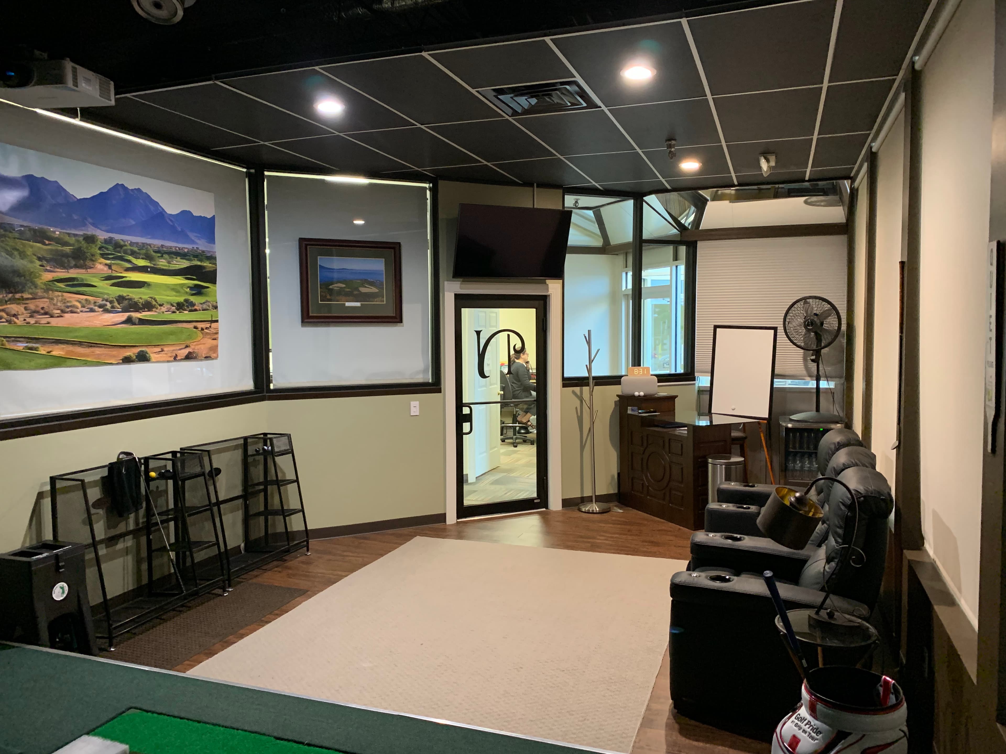 Novi's Golf Simulator - Image 1