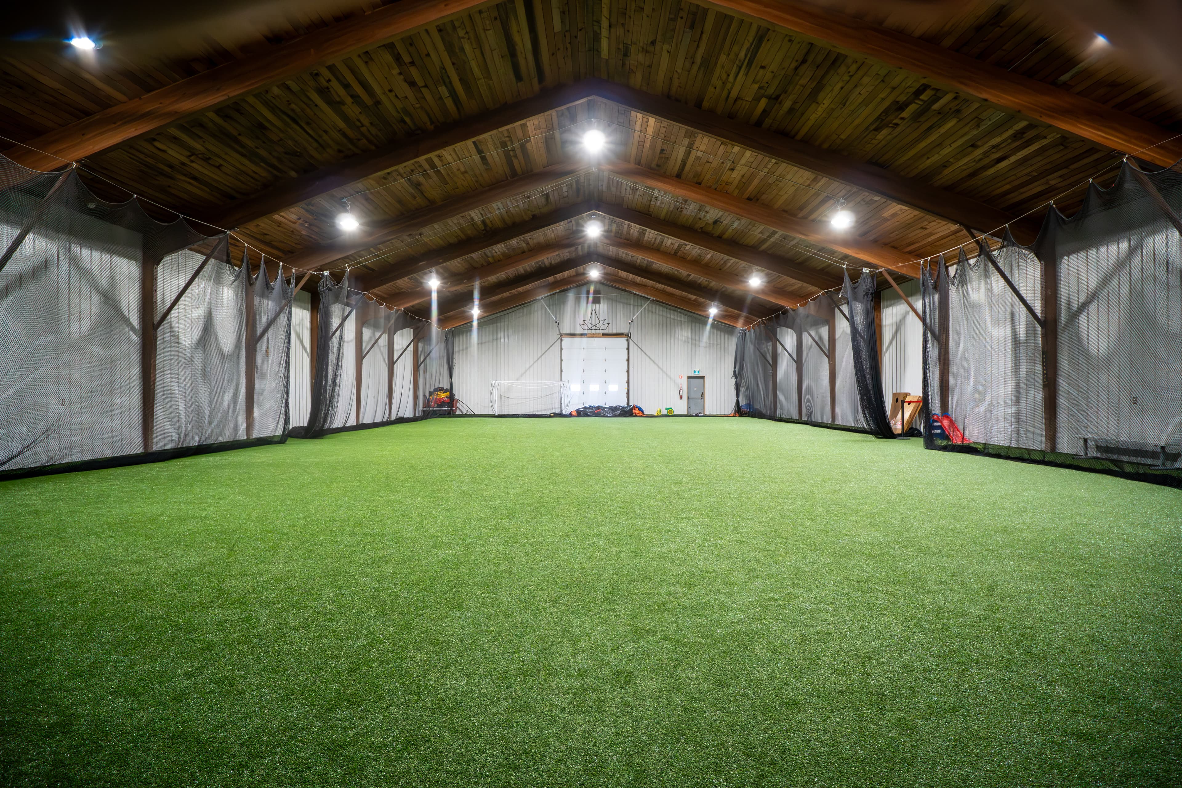 Bunkers Indoor Golf - Kingswell Glen - Image 1