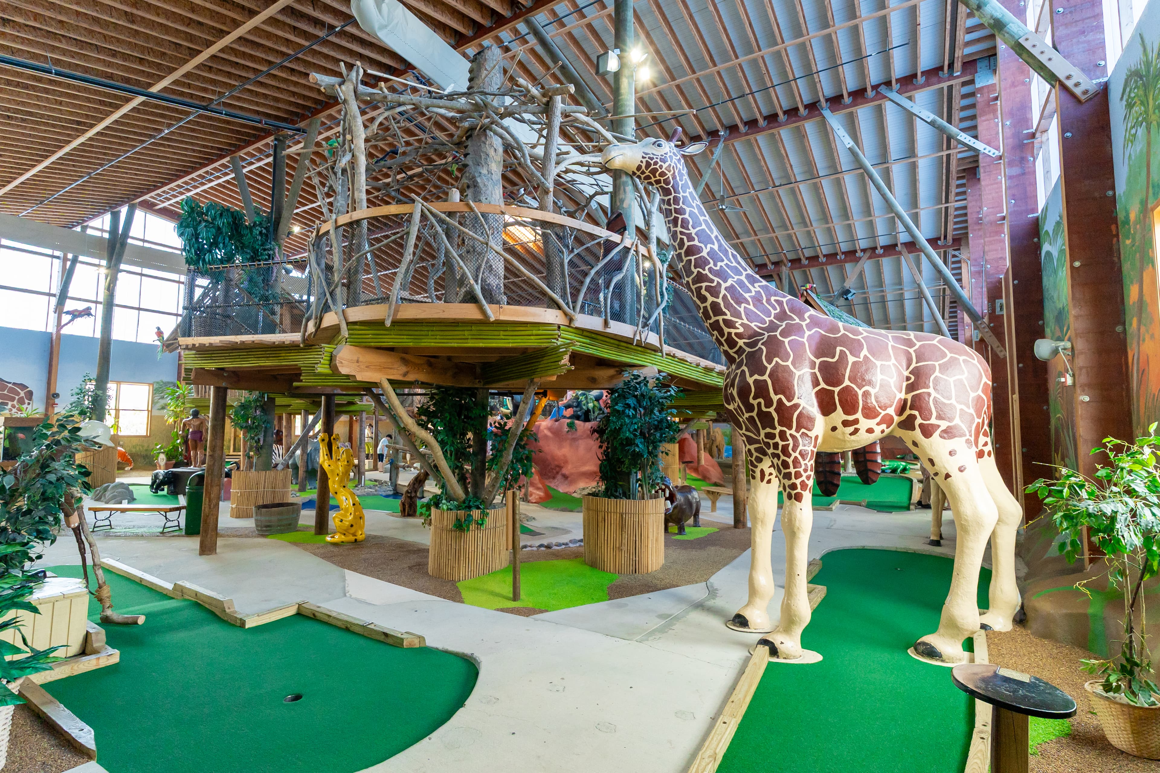 Old Pro Golf - 136th Street - Image 3