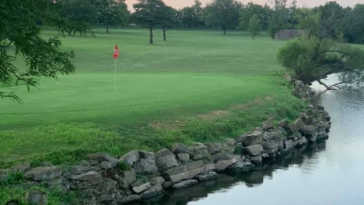 Smiley's Golf Complex - Image 8