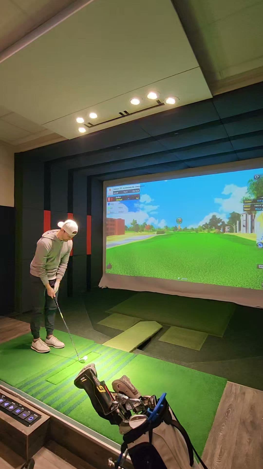 Sportech Indoor Golf - Image 8