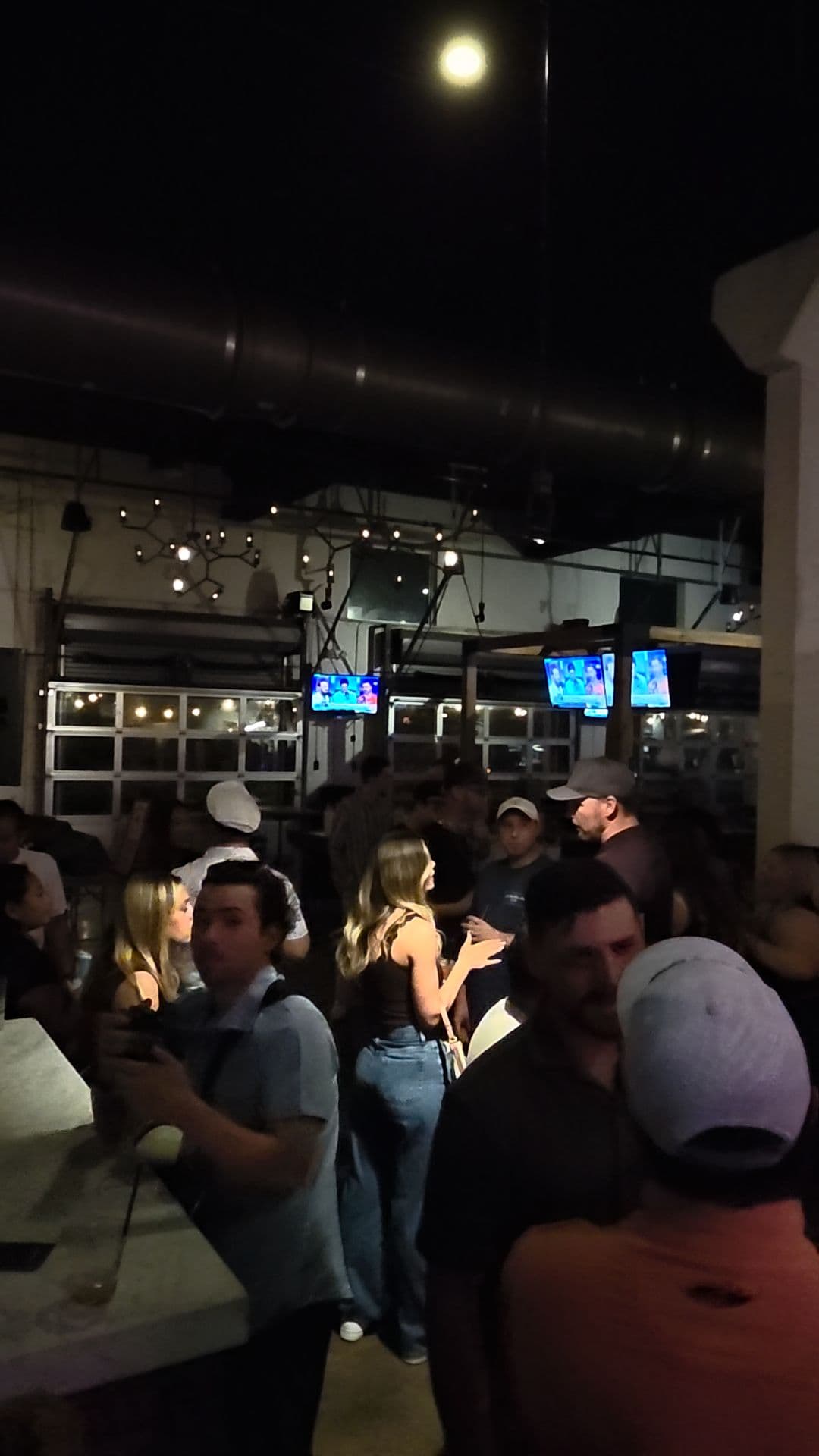 Strokes N Drivers Indoor Golf - Image 8