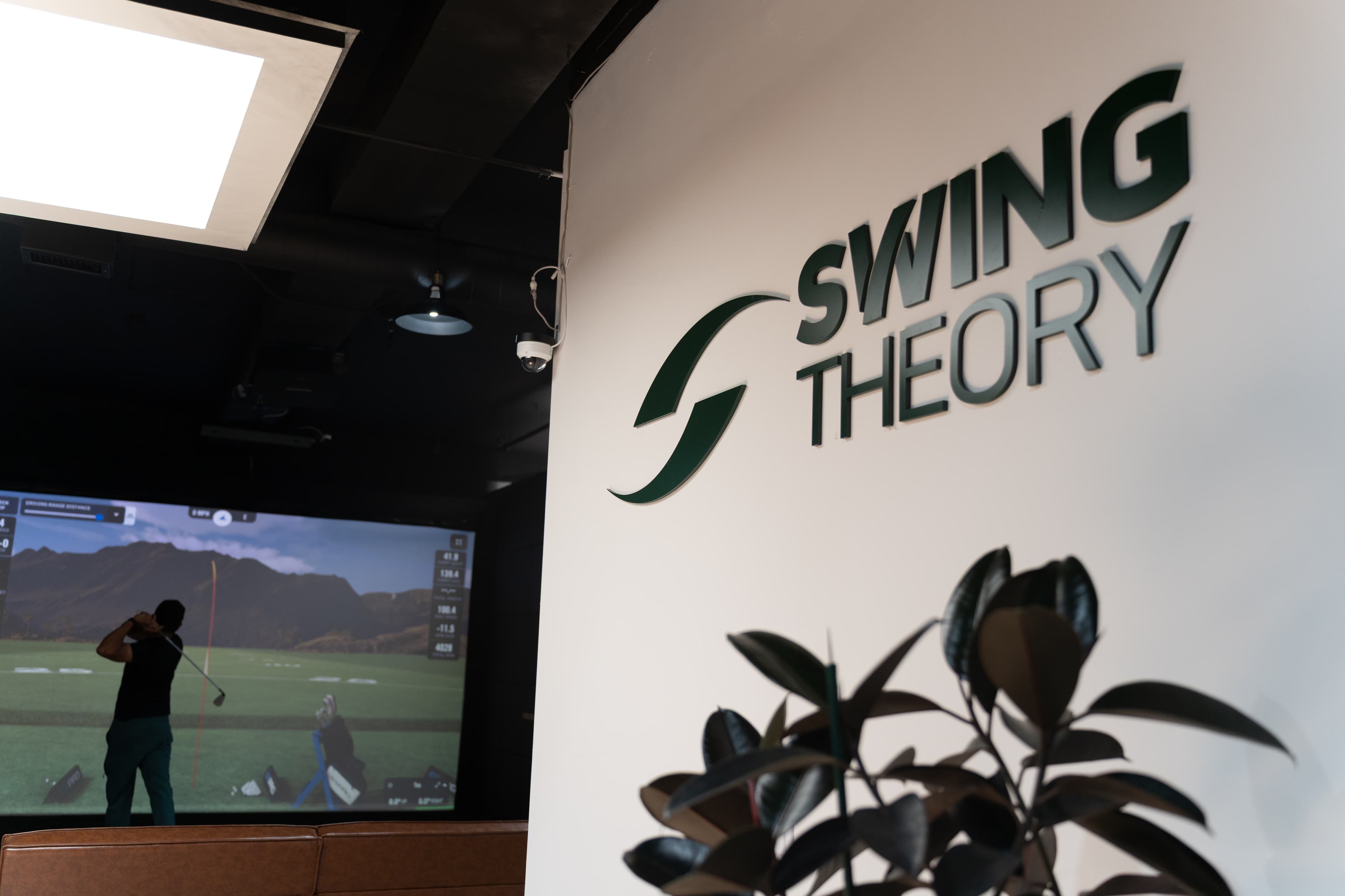 Swing Theory Indoor Golf - Image 3