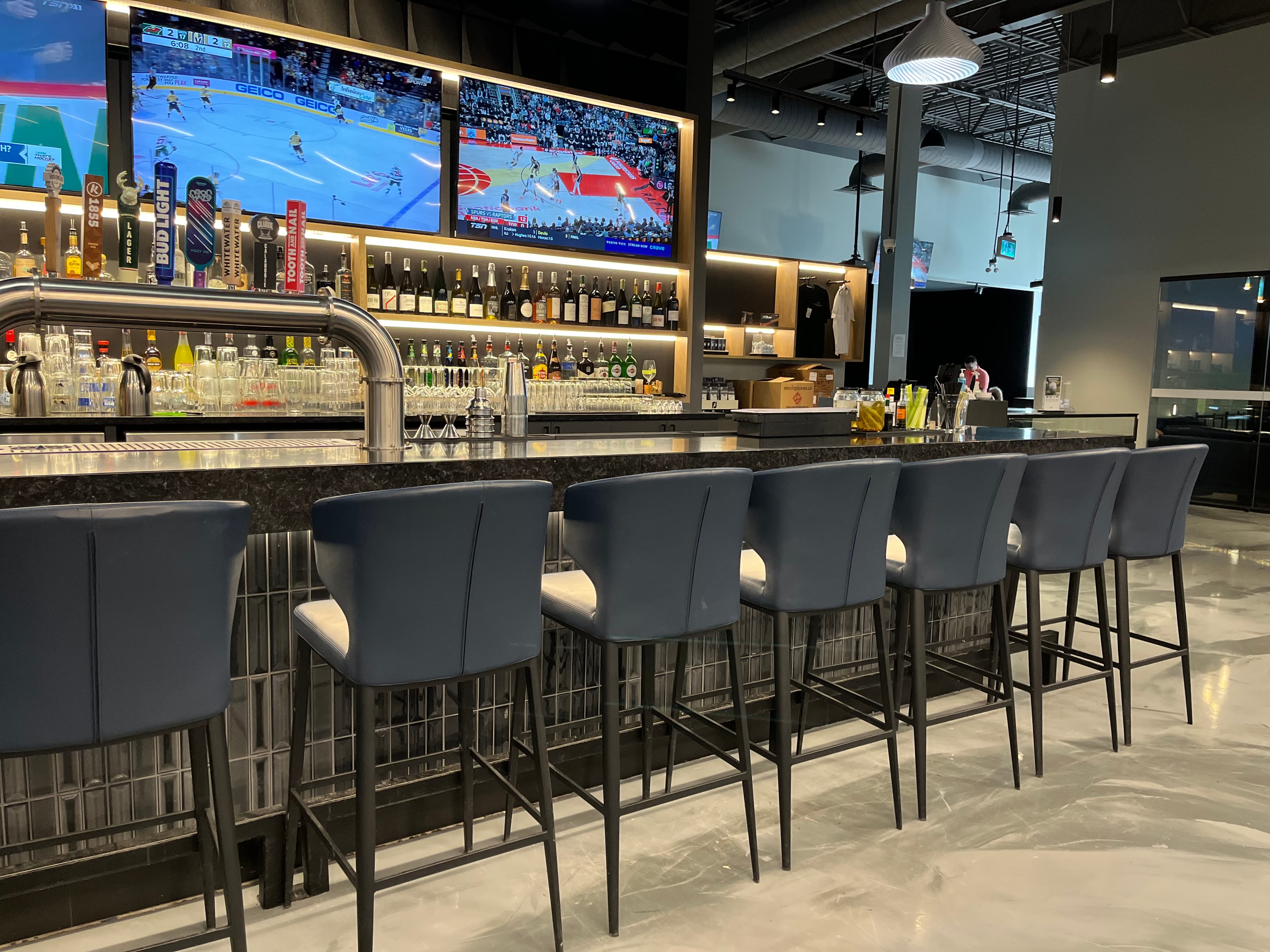 Silverwood's Golf and Lounge - Image 6