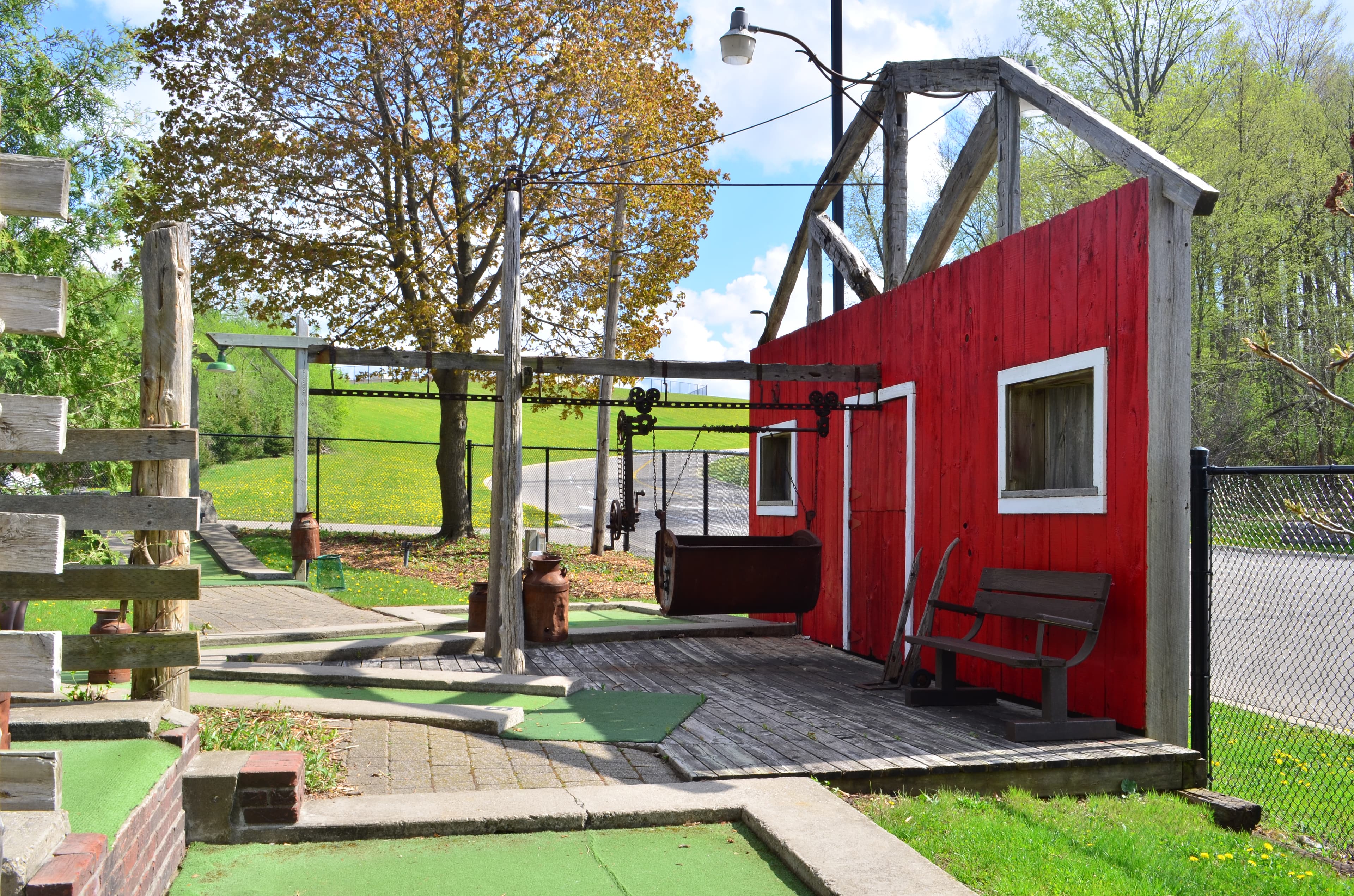 Hole-in-Fun Mini Golf - Image 8