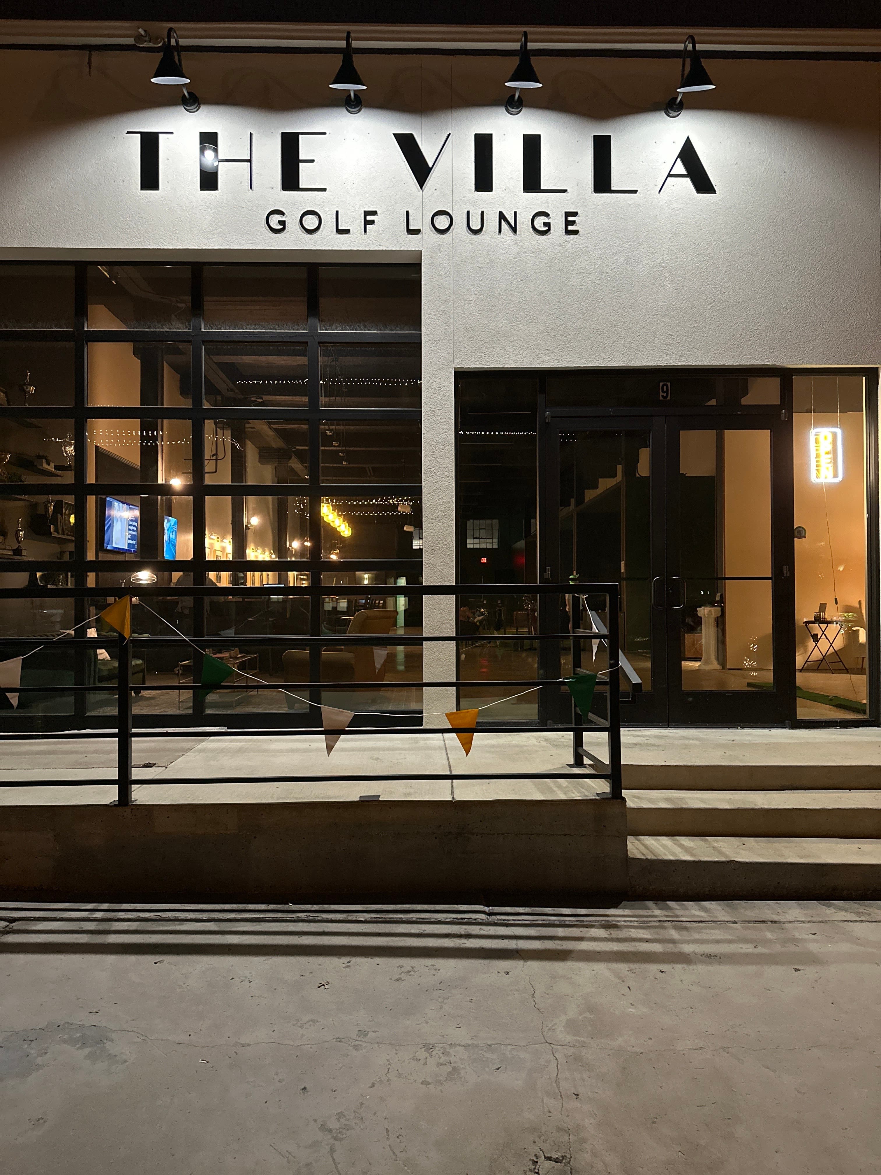 The Villa Golf Lounge & Bar - Image 5