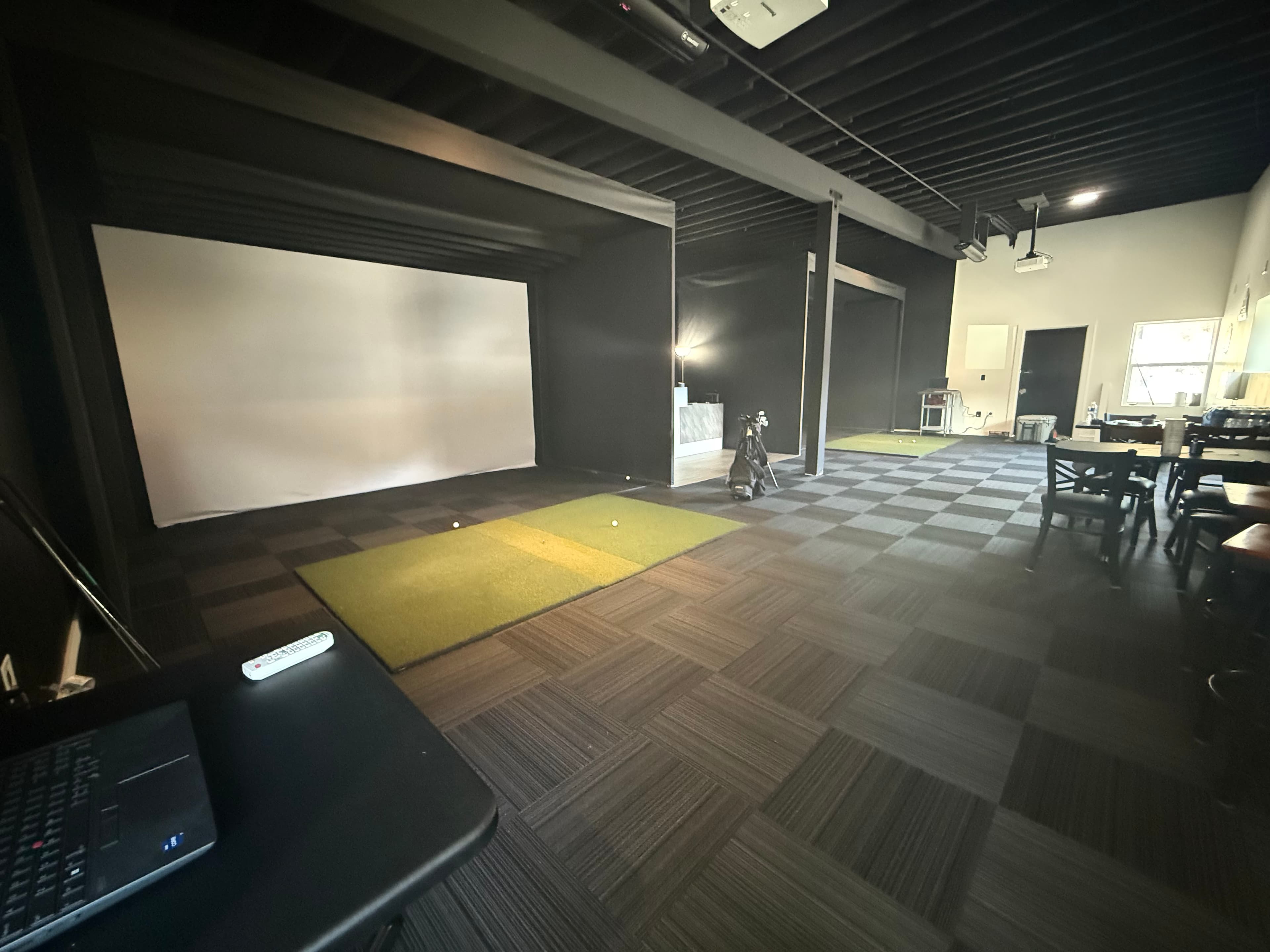 Bogeys 19th hole - Image 4