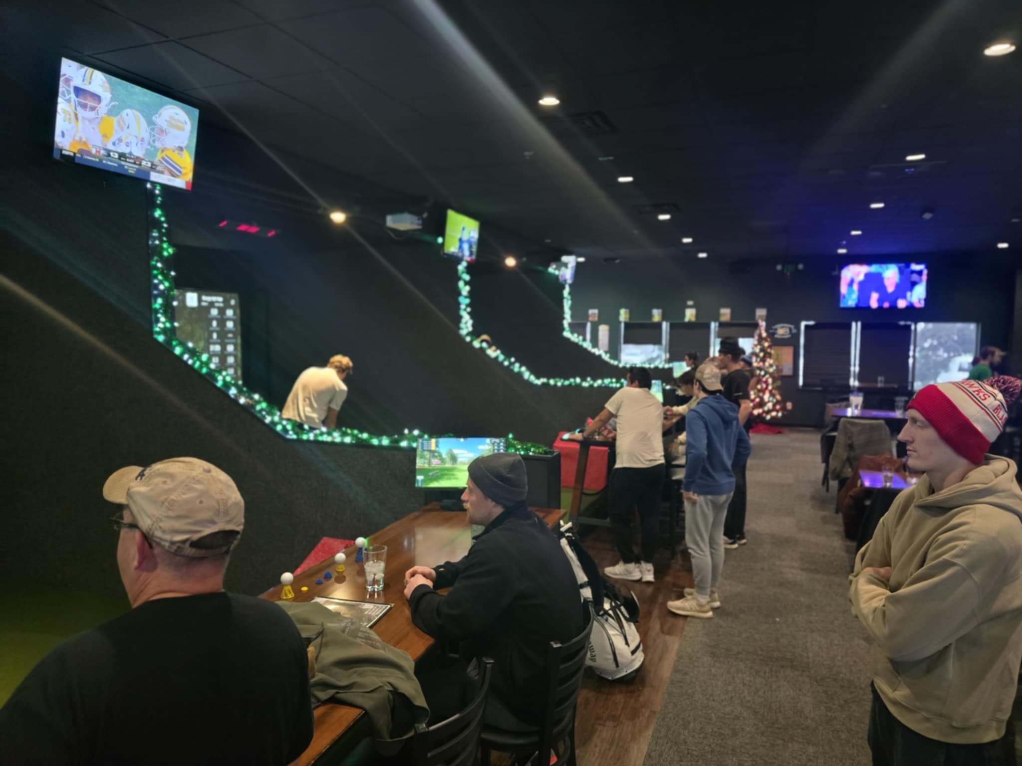 Clubhouse Indoor Golf & Sports Bar - Image 3