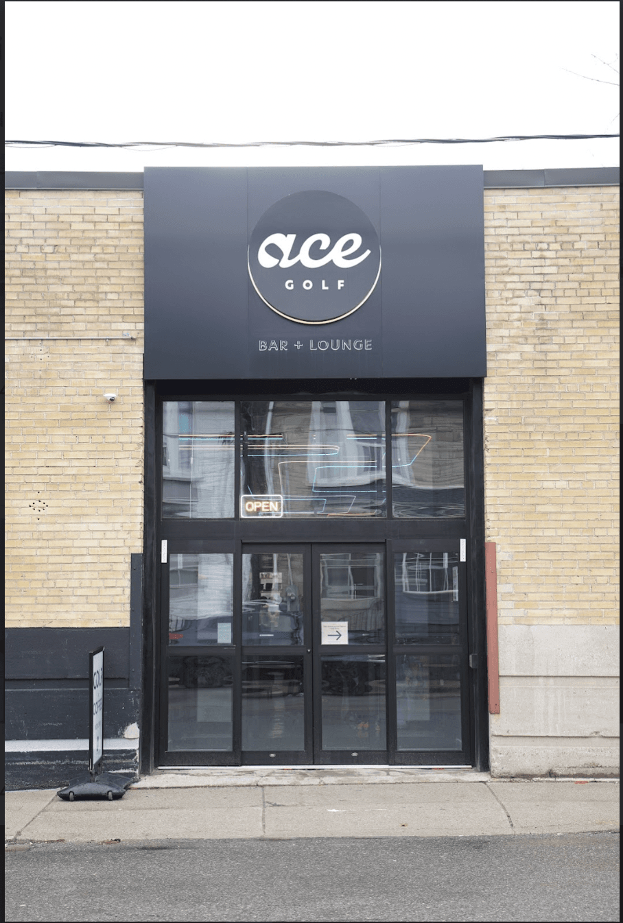 Ace Golf Bar & Lounge - Image 9