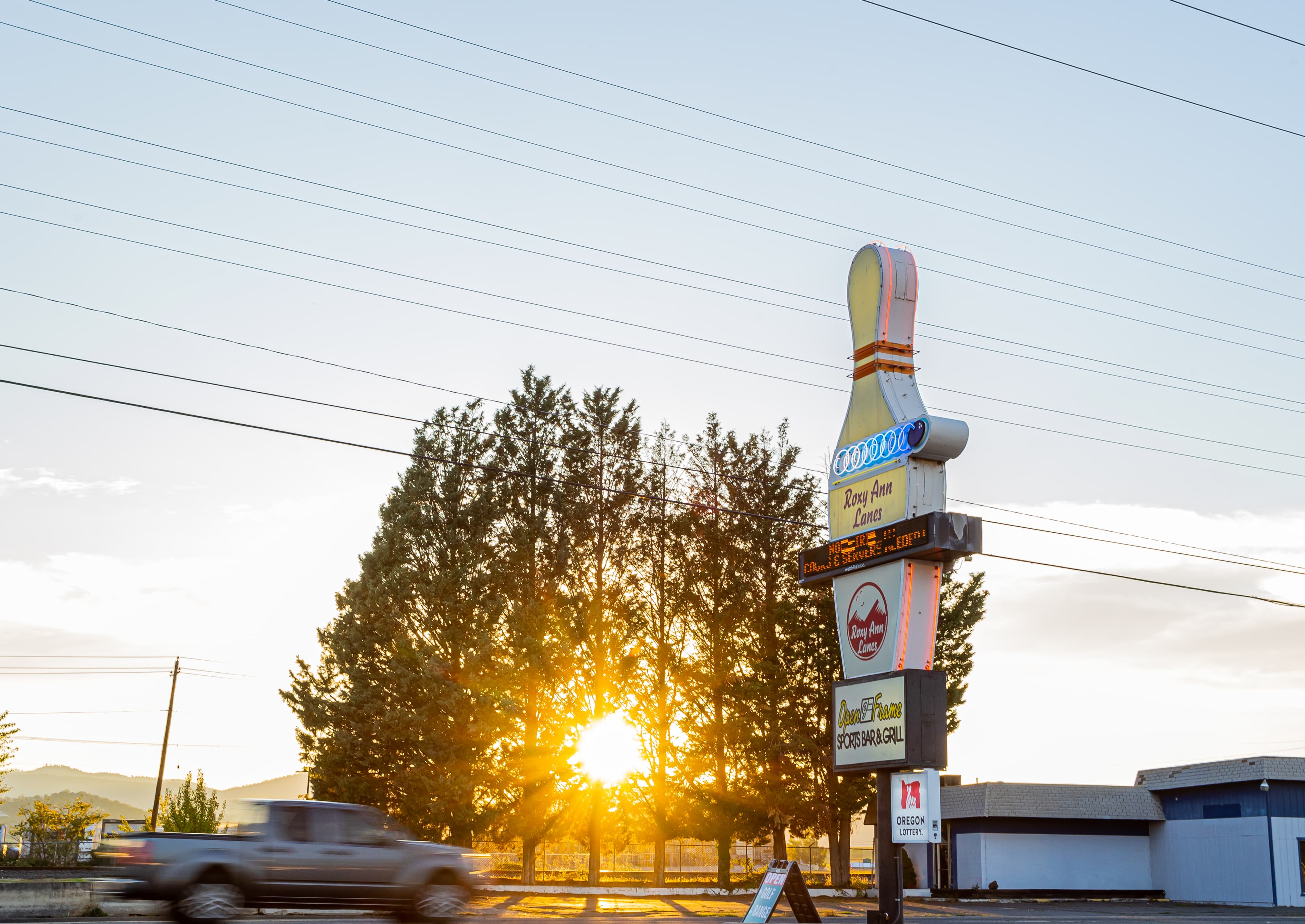 Roxy's Bar & Grill - Image 7