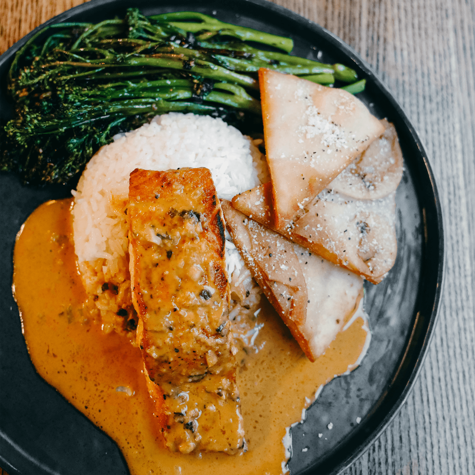 Gimme's Par and Grill