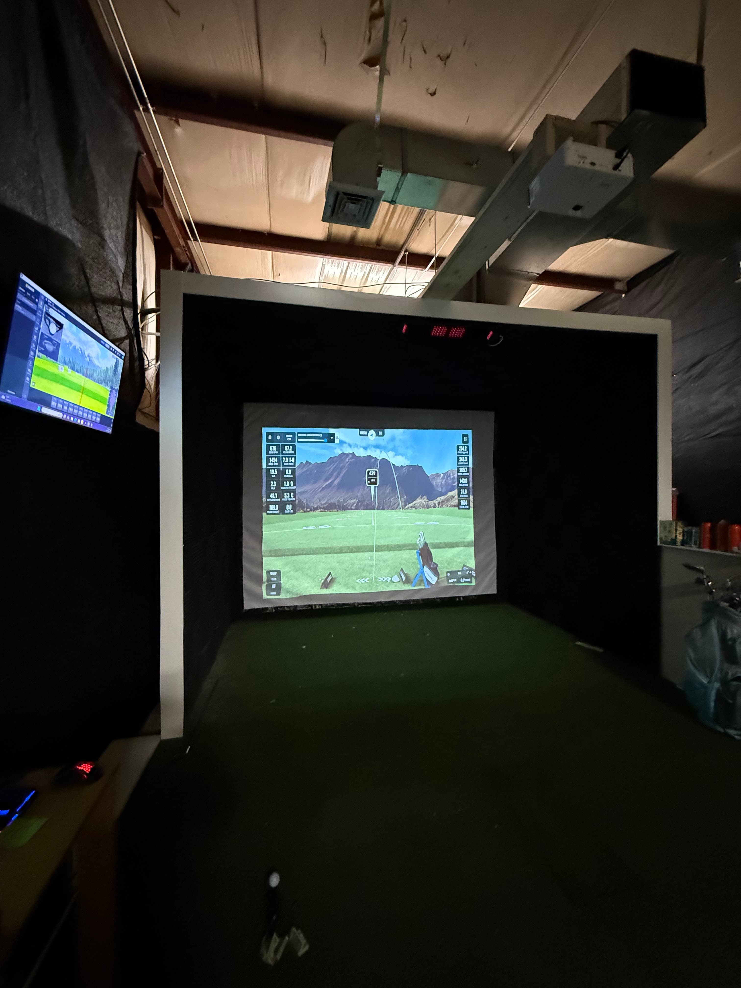 Golf Garage Winchester Indoor Golf - Image 1