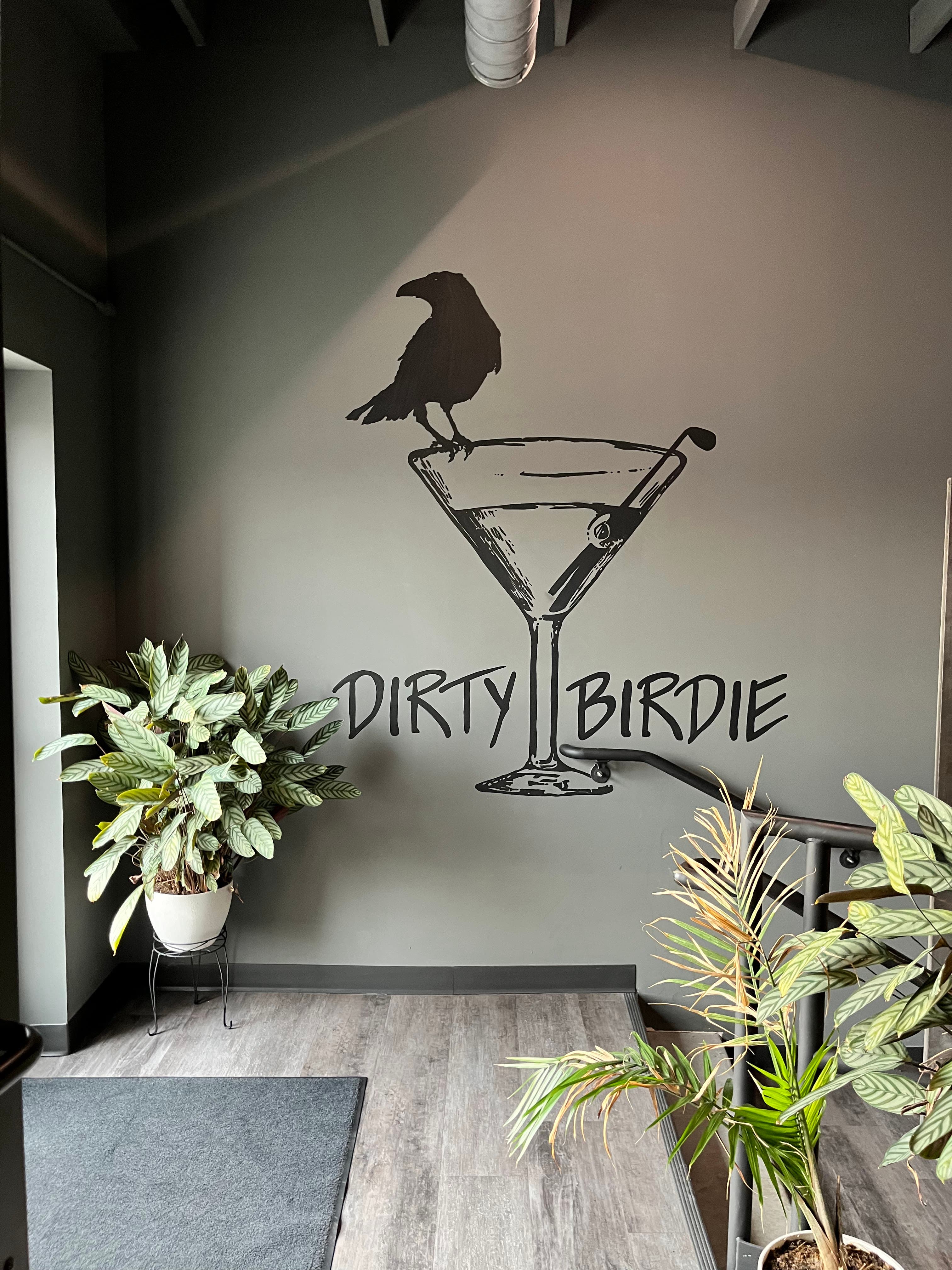 Dirty Birdie Lounge & Golf Bar - Image 6