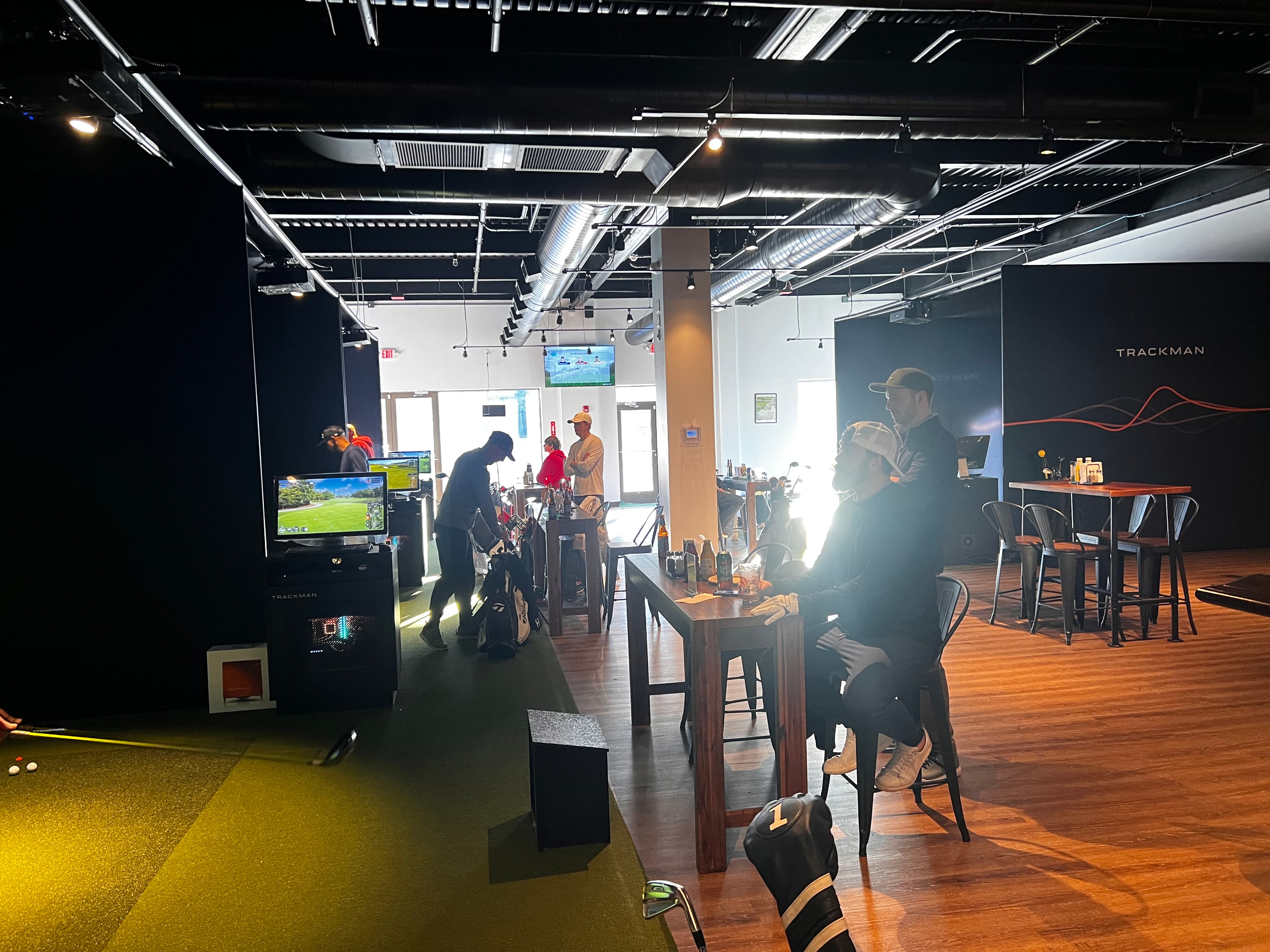 Golf Tavern - Image 2