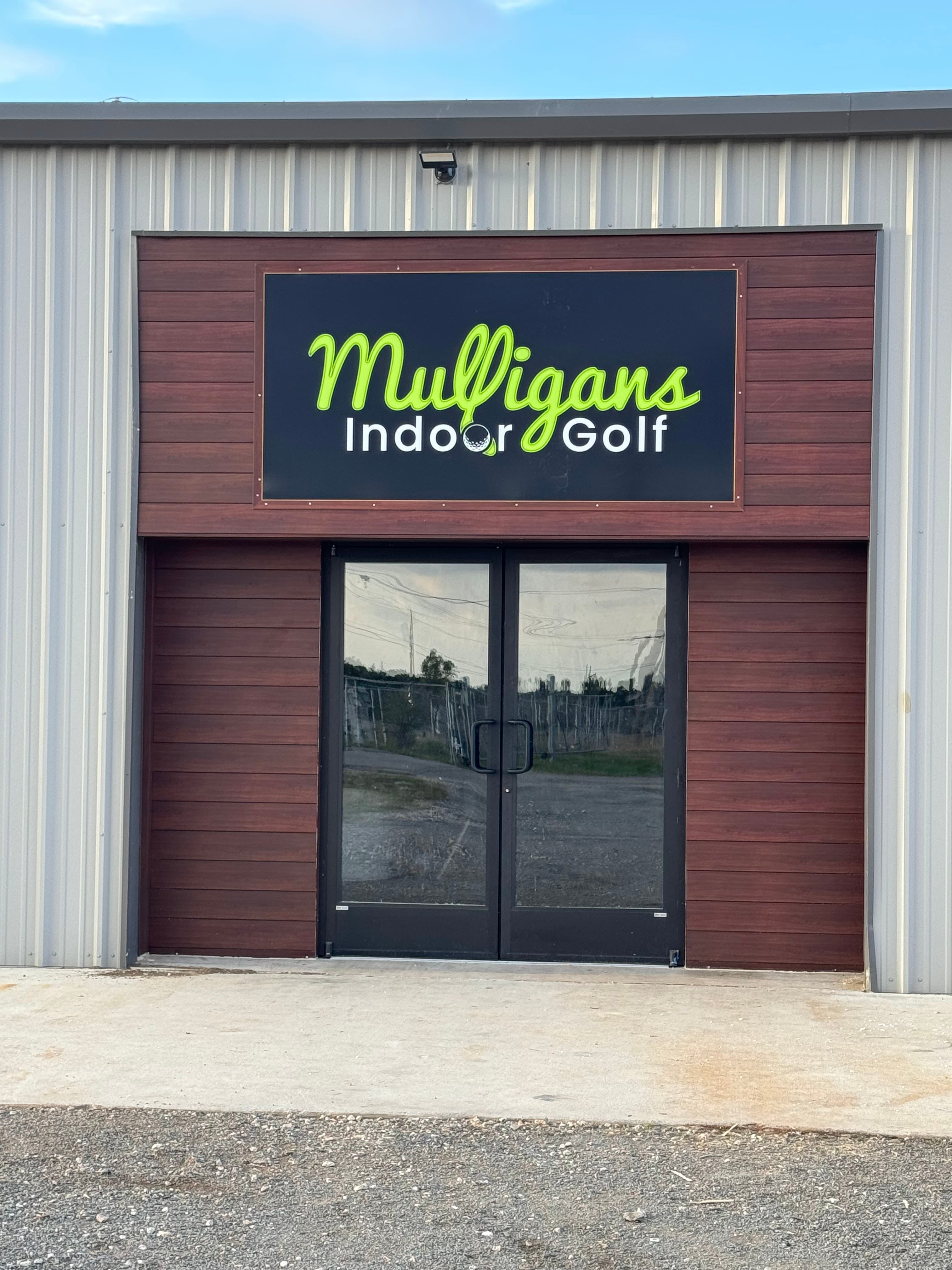 Mulligans Indoor Golf - Image 4